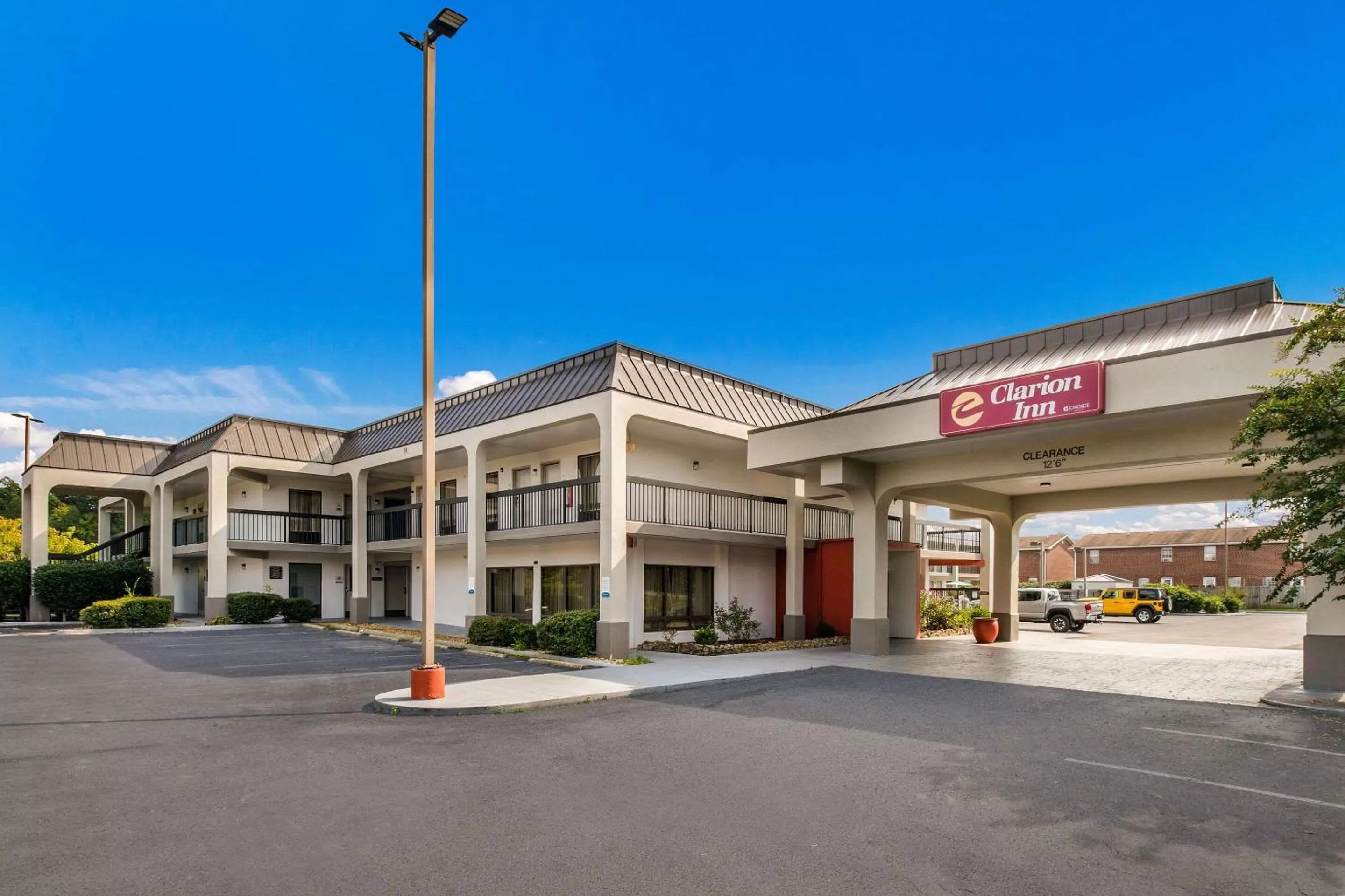 Property building in Clarion Inn Cleveland near University