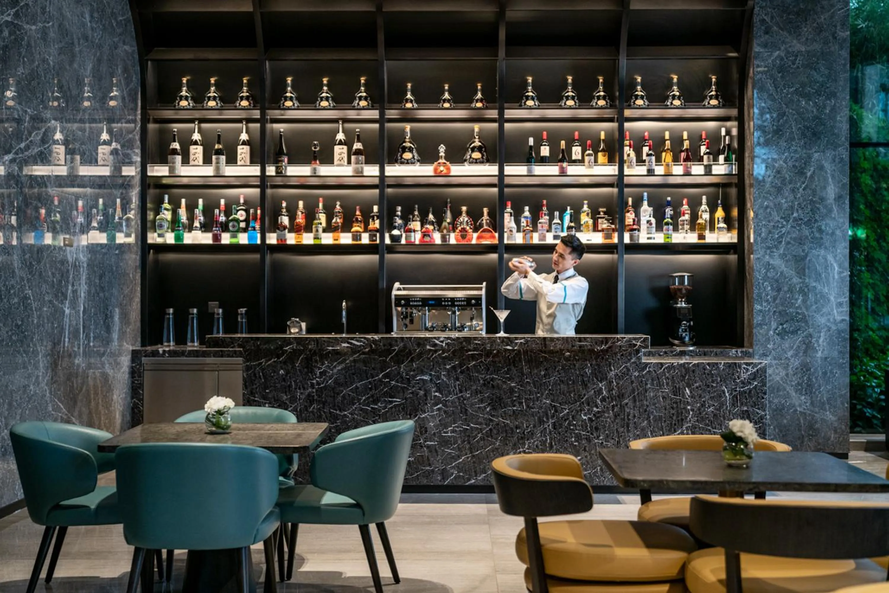 Lounge or bar in The G Shenzhen, A Tribute Portfolio Hotel