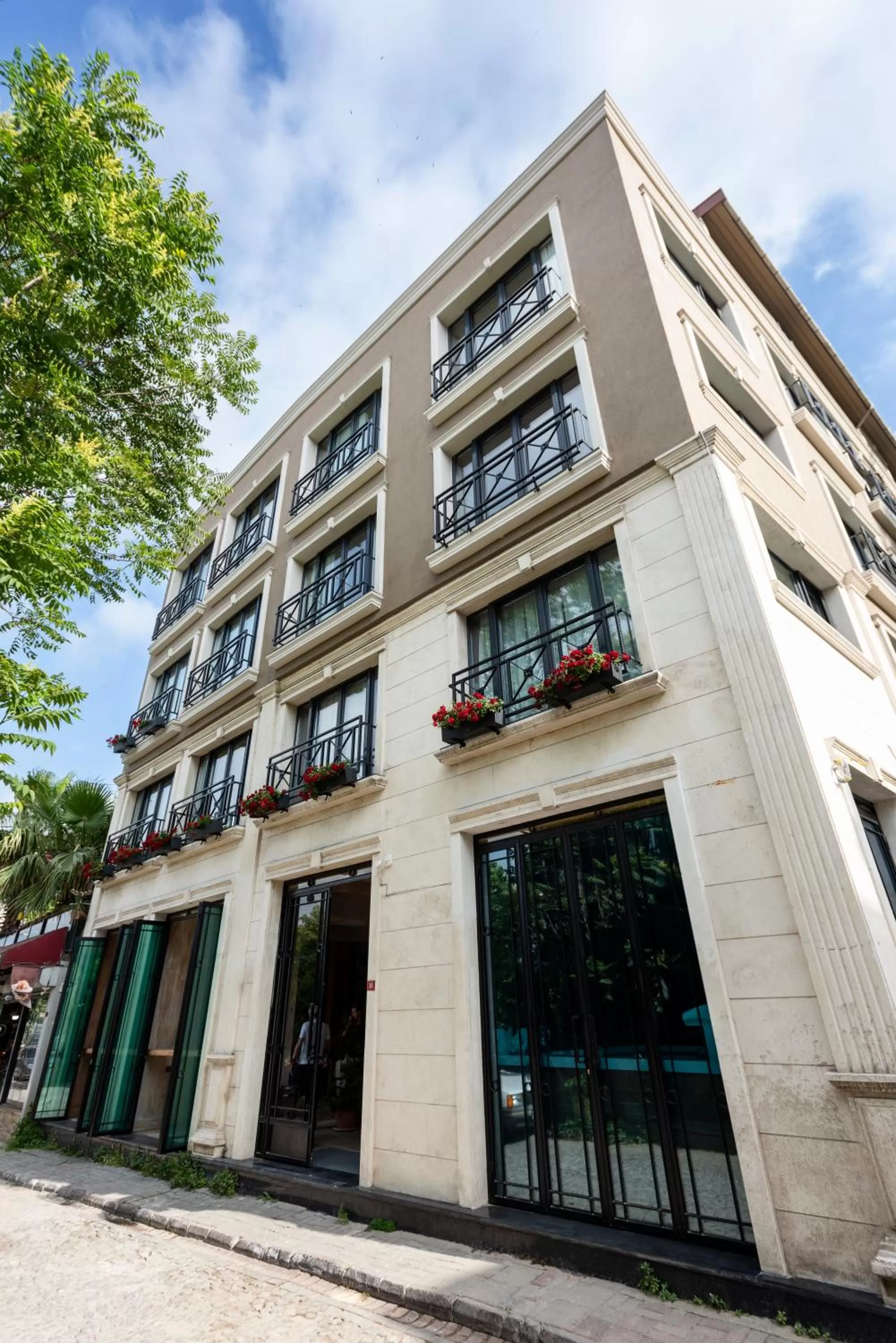 Istanbul Old City Colorful Houses Balat PETRION Hotel