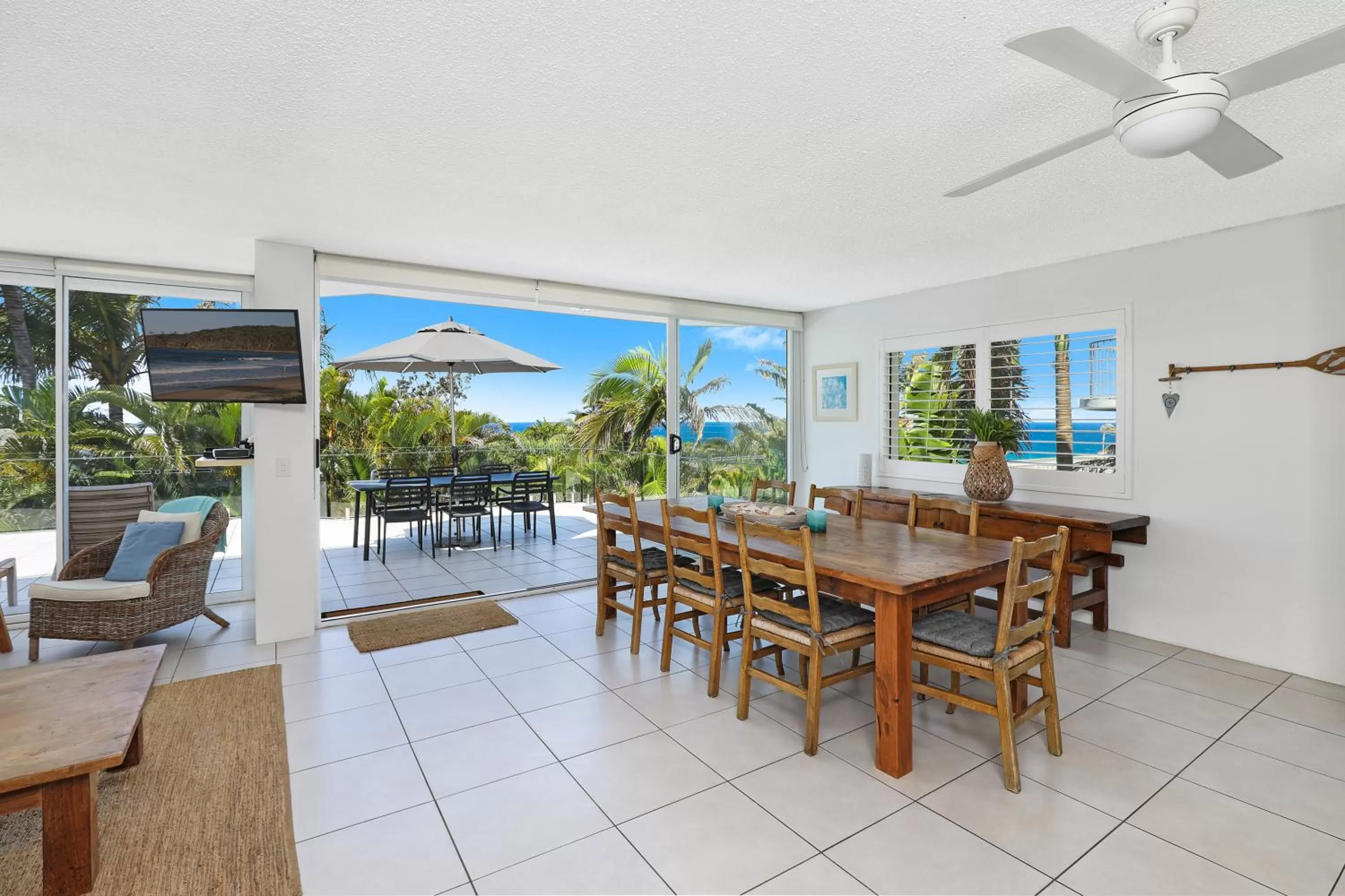 Dining area in Andari Holiday Apartments
