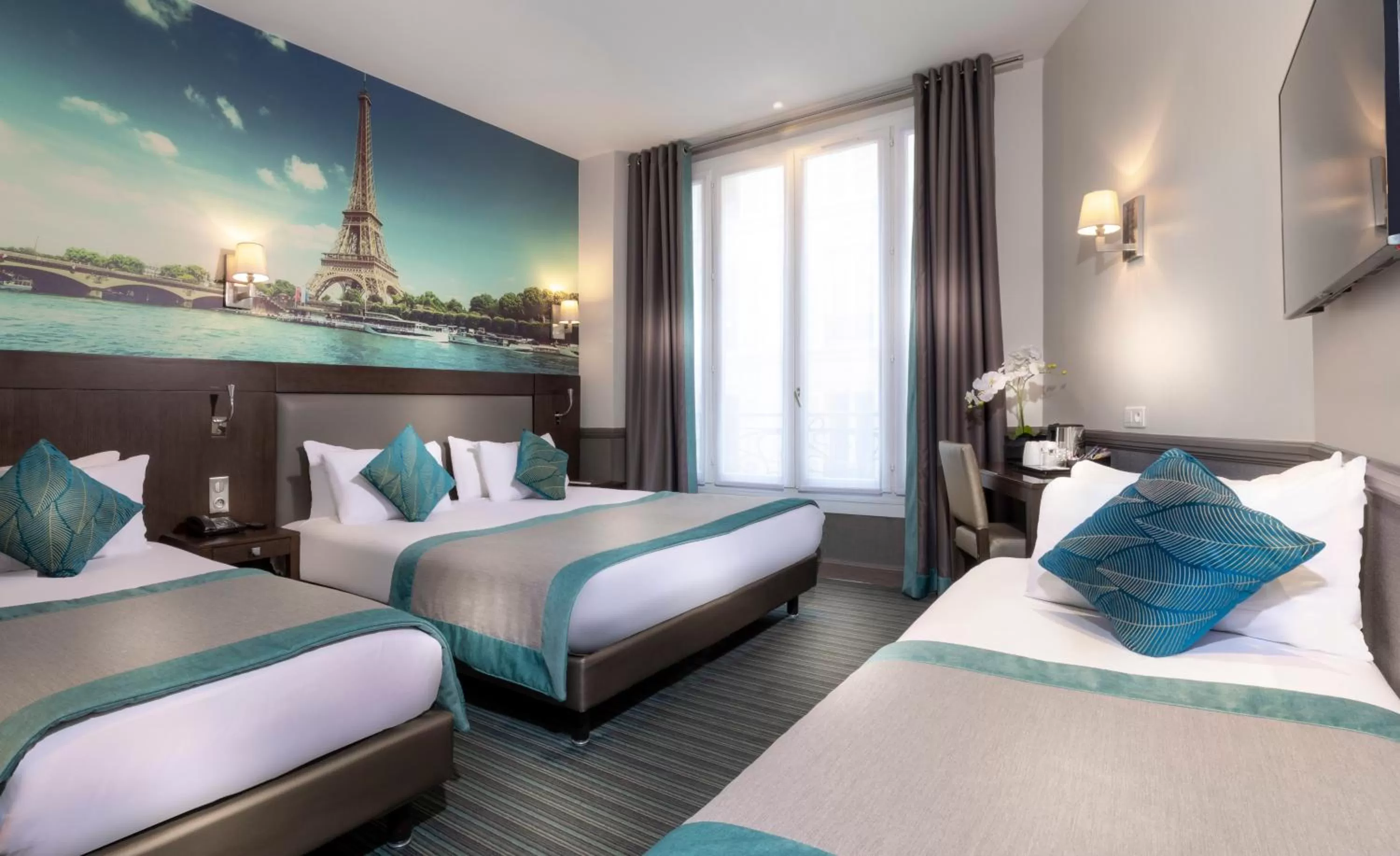 Bed in Elysées Ceramic