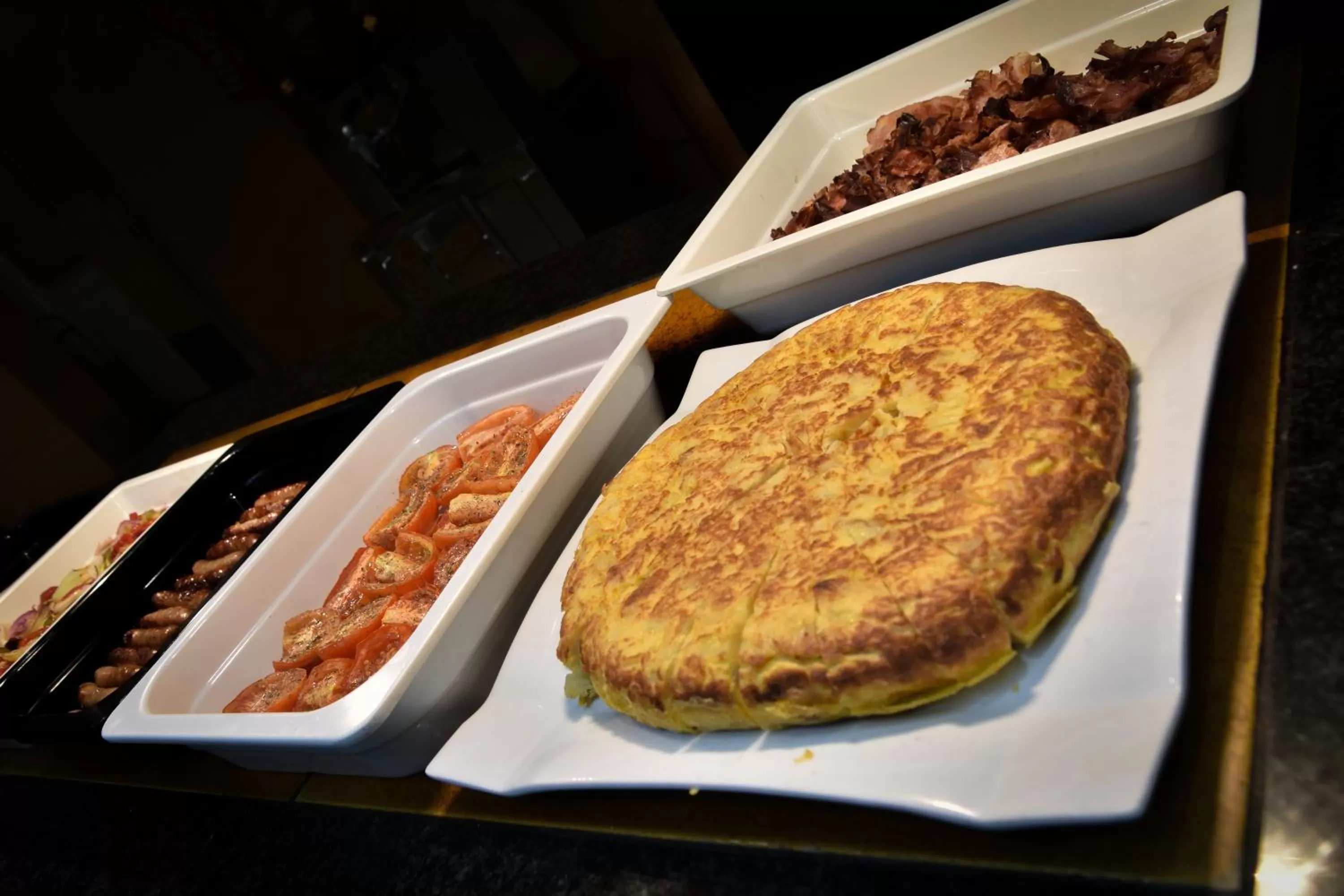 Buffet breakfast in Senator Parque Central