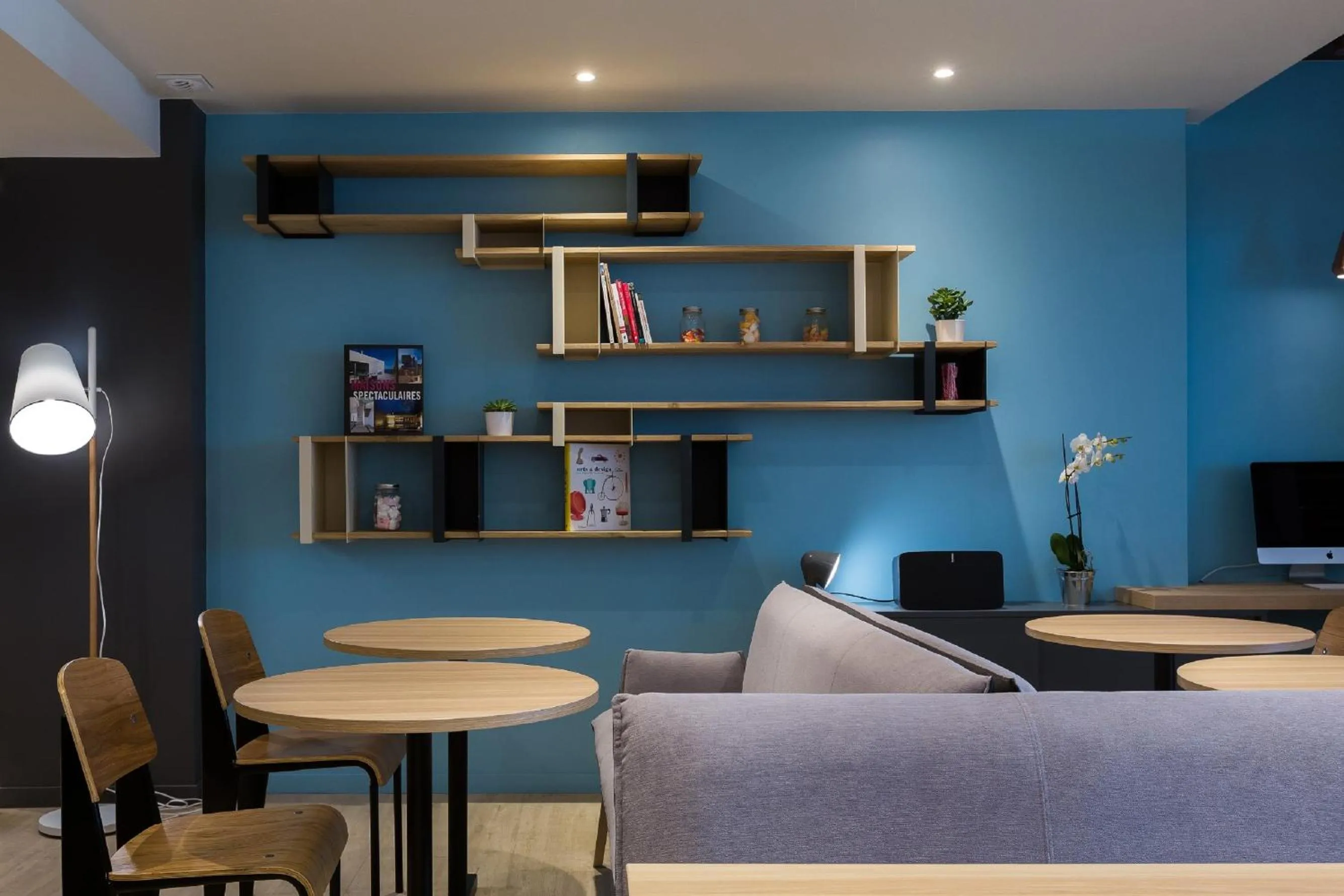 Communal lounge/ TV room in Ibis Styles Paris Place d'Italie - Butte Aux Cailles