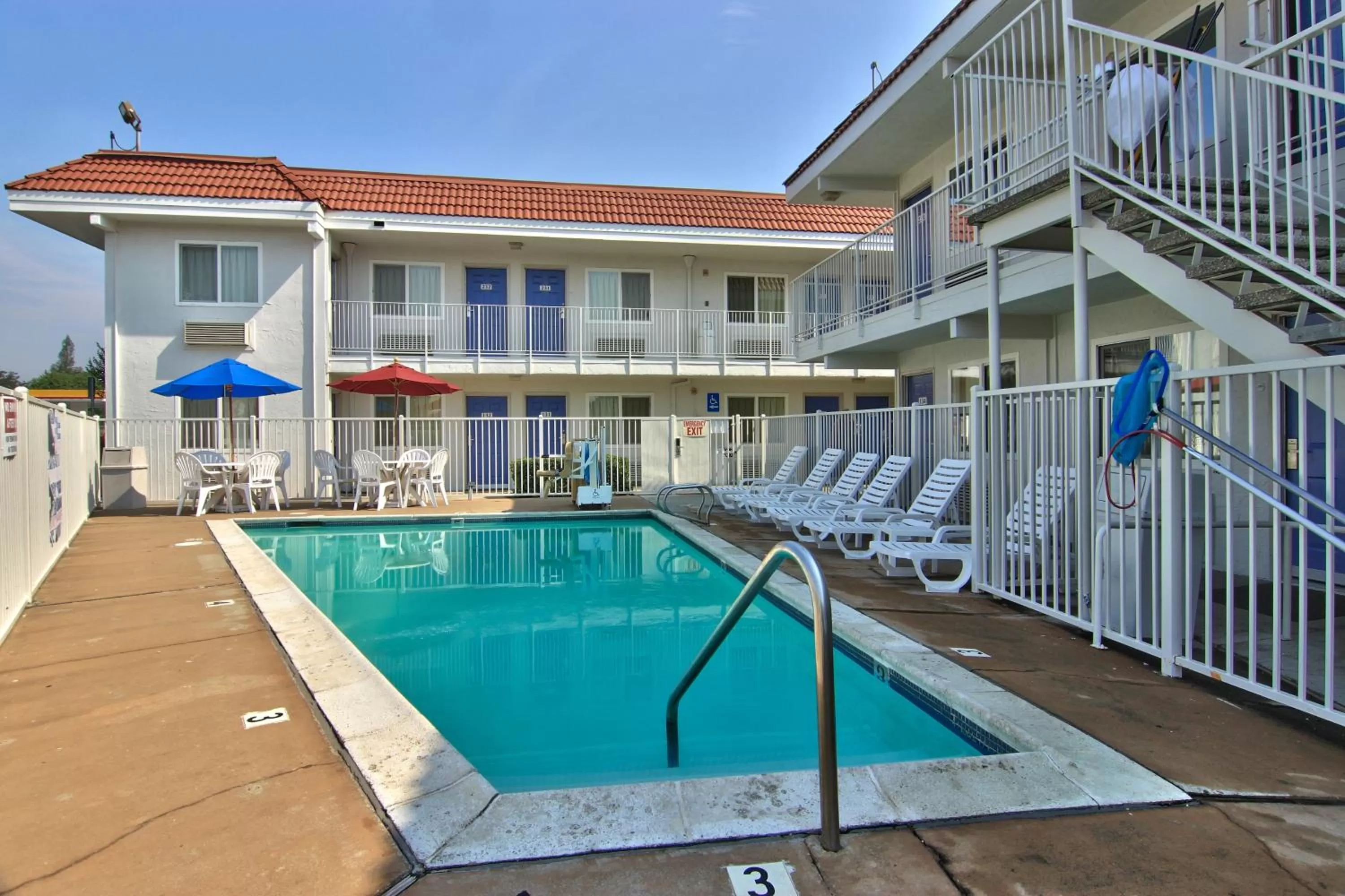 Swimming pool in Motel 6-Sacramento, CA - Old Sacramento North