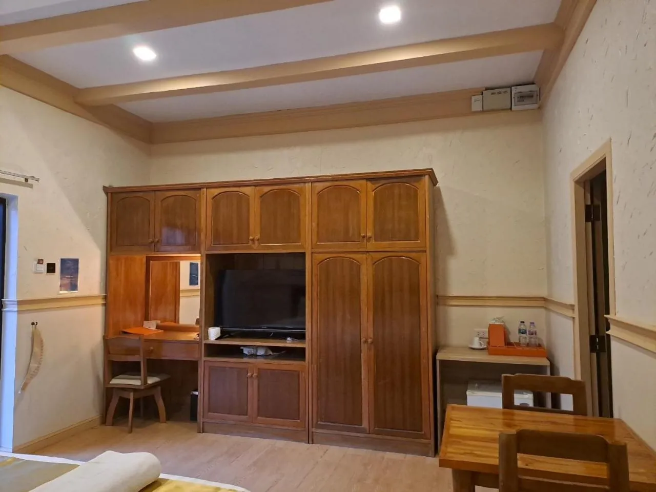 TV and multimedia, TV/Entertainment Center in PM Lake Mabprachan Pattaya