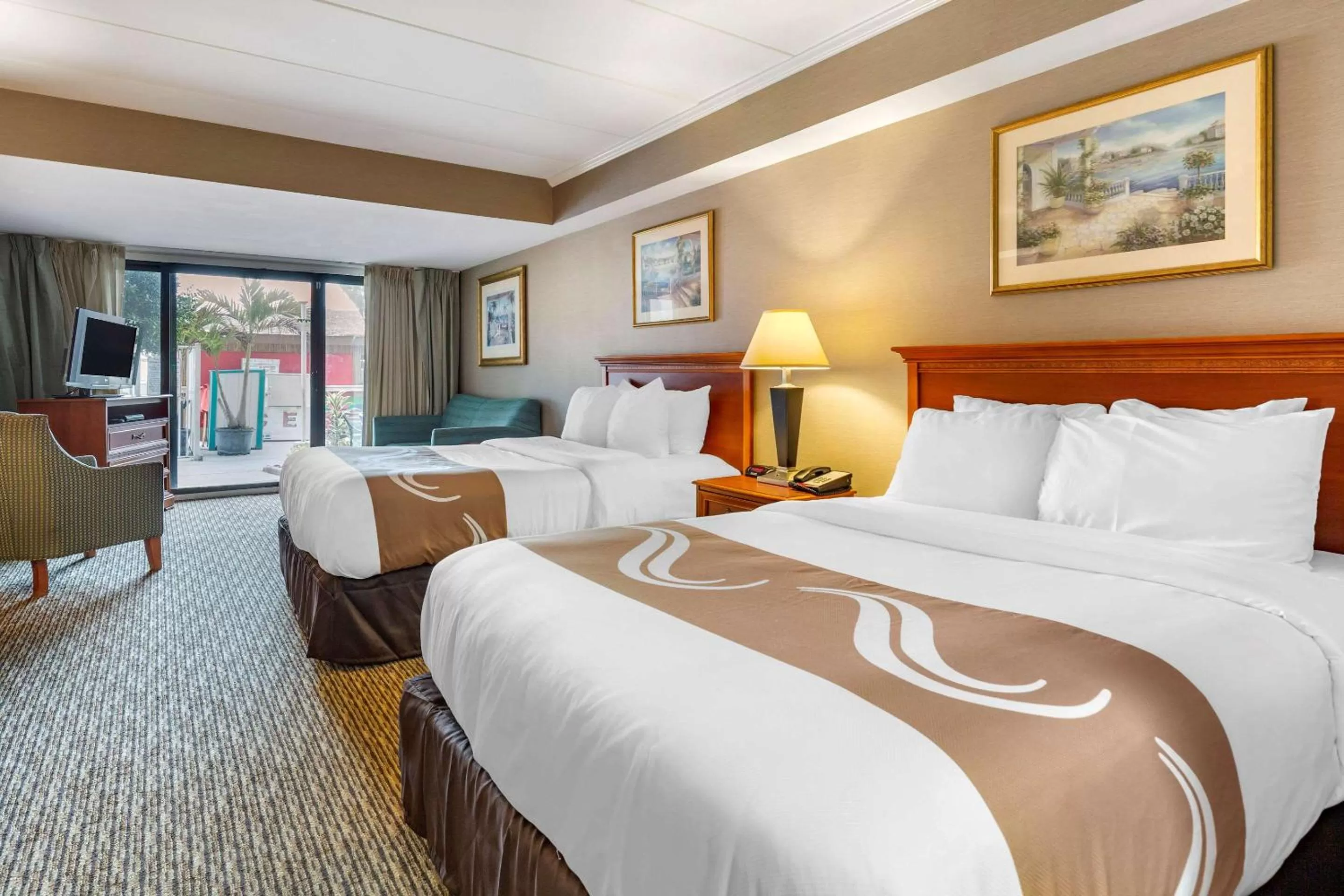 Photo of the whole room, Bed in Quality Inn Boardwalk