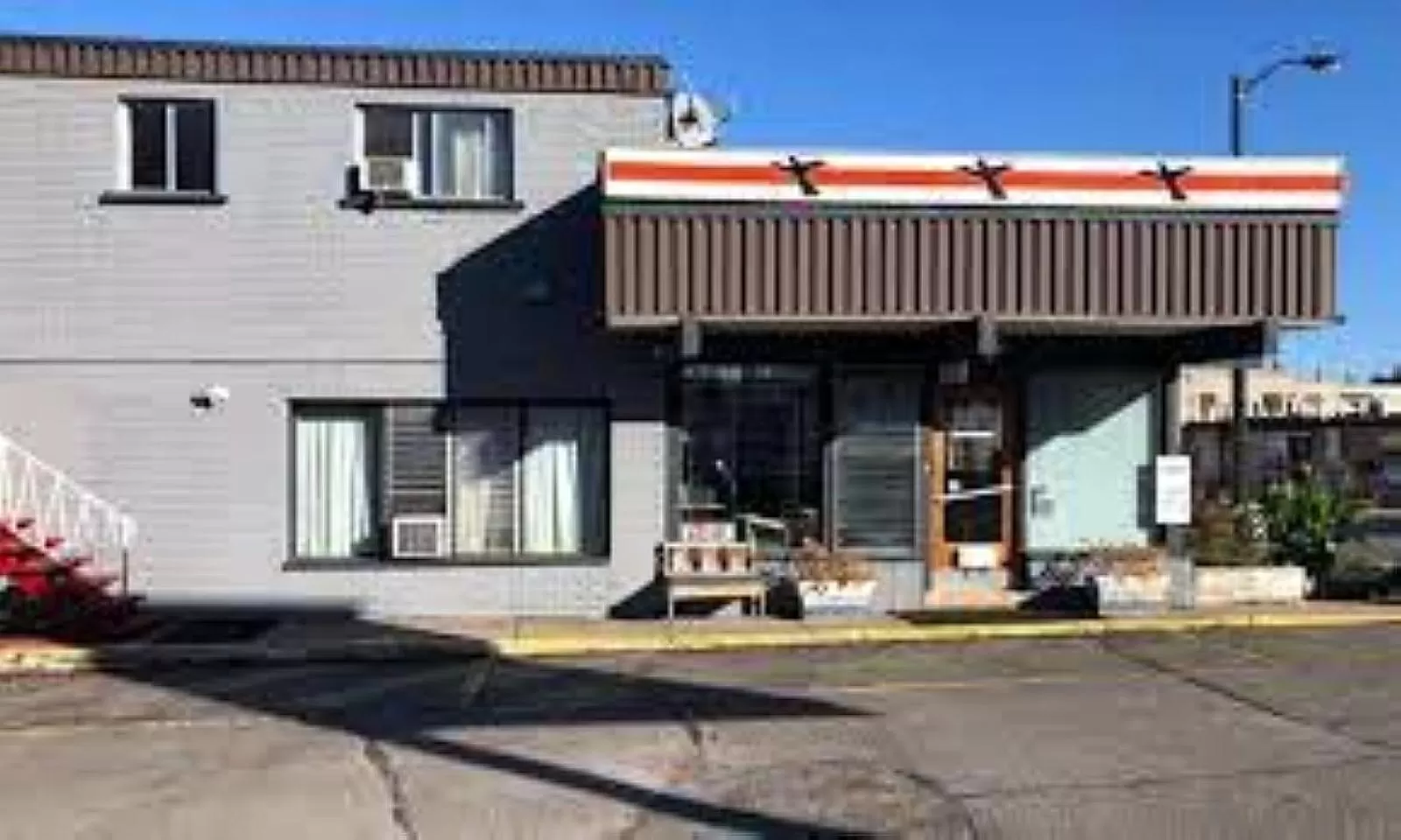 Property building in Advance Inn