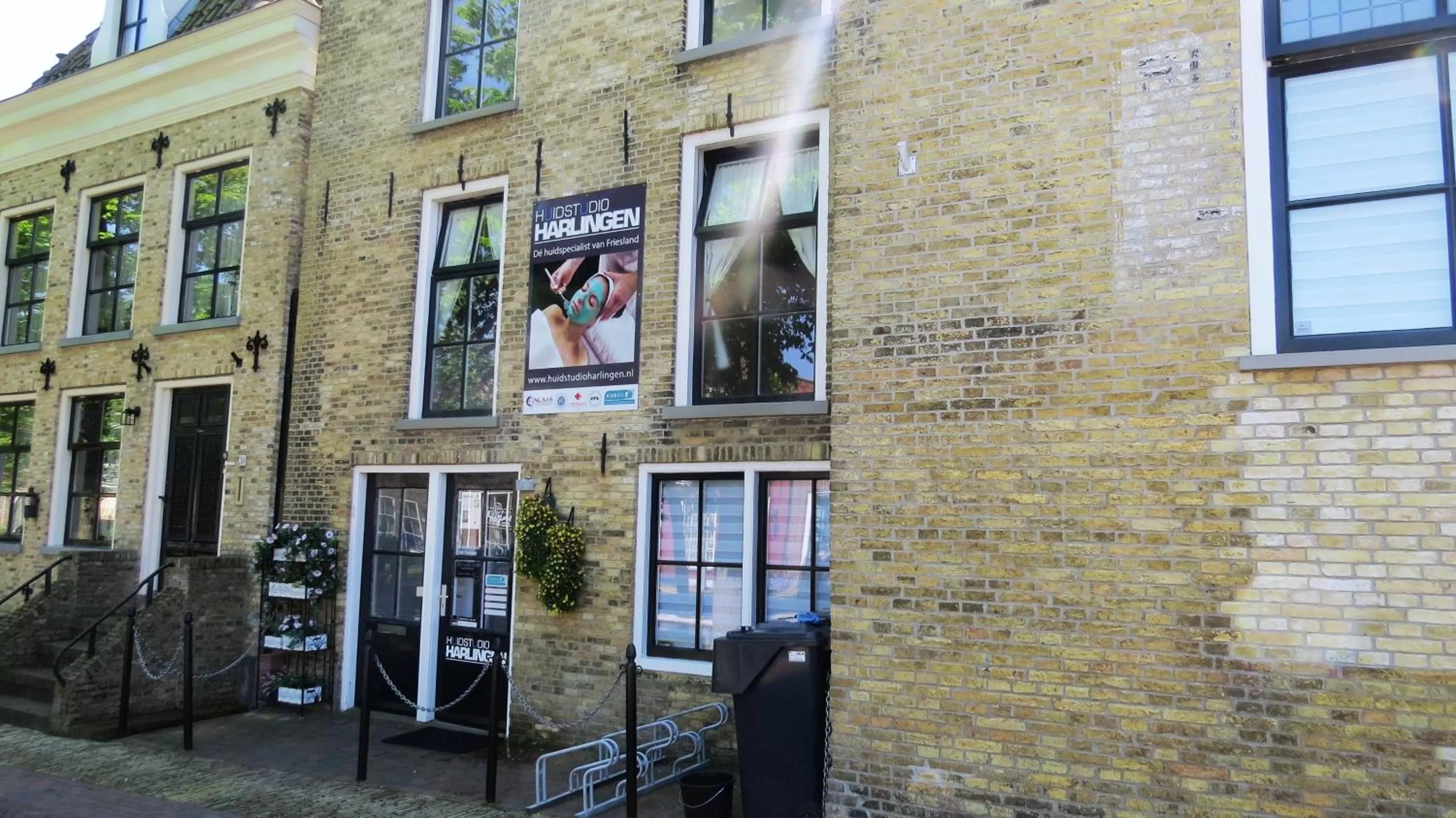 Property building in Homestay Harlingen