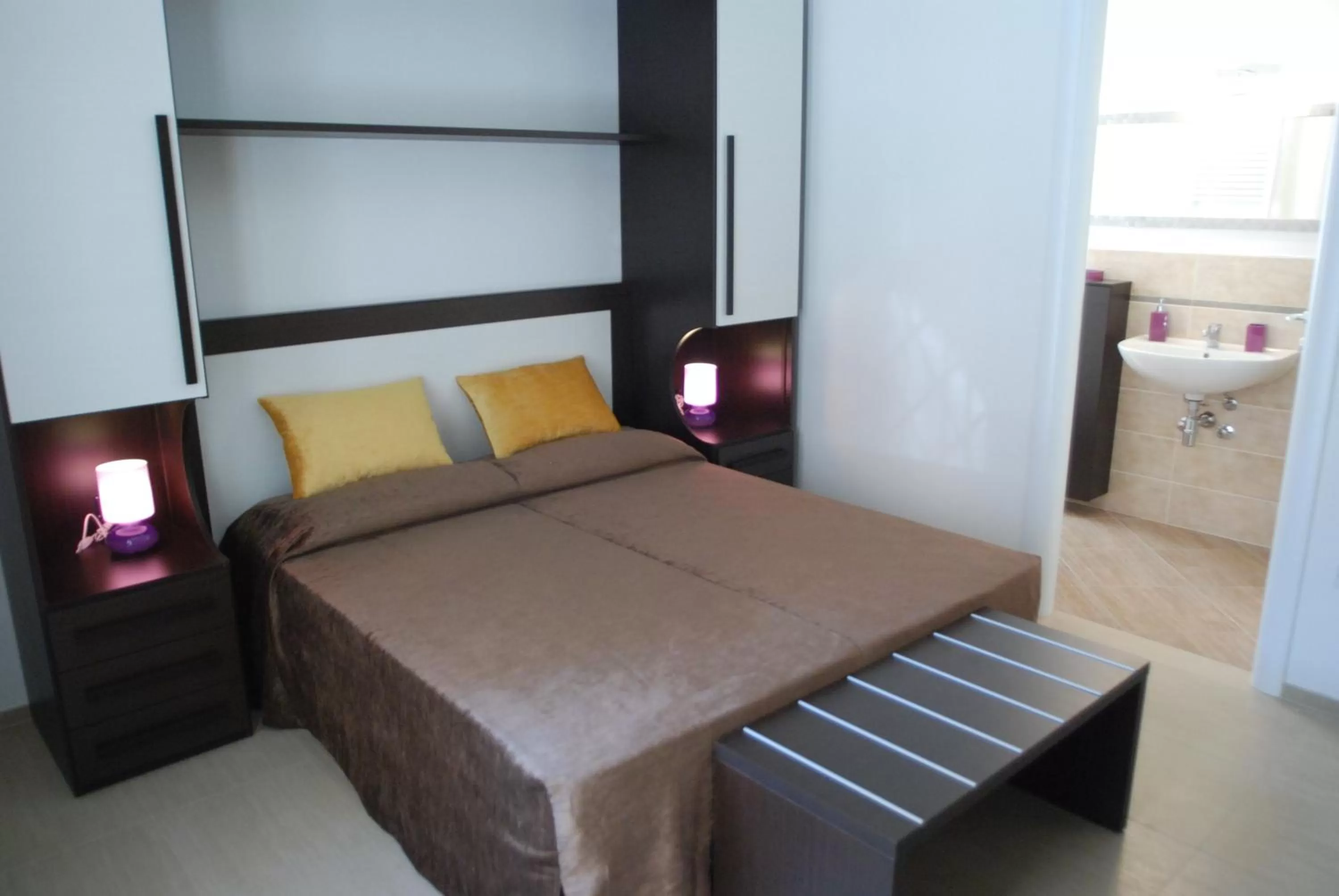 Bathroom, Bed in B&B Fiera Maglo'