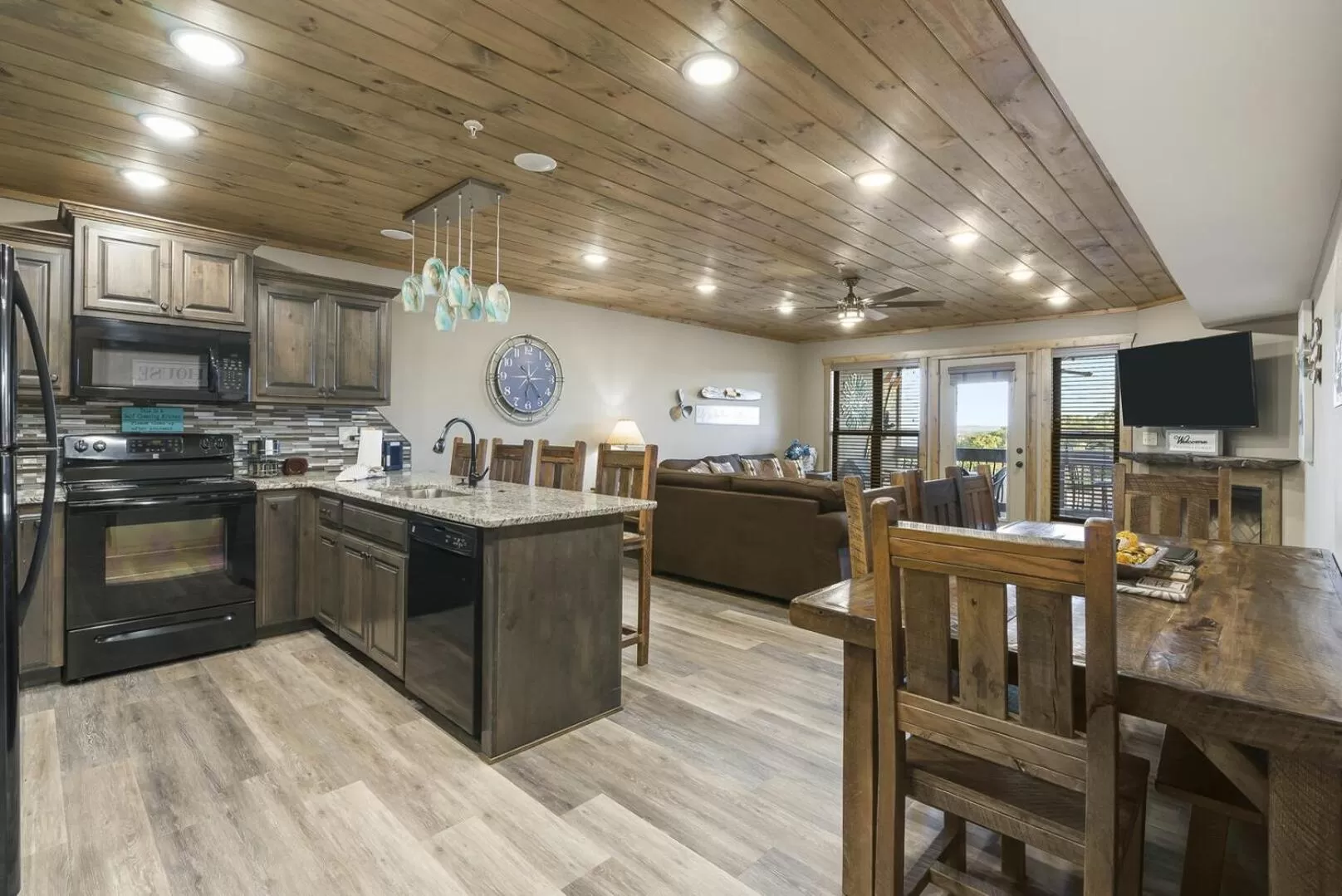 Kitchen or kitchenette in Table Rock Resorts at Indian Point