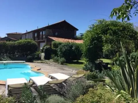 Garden, Swimming Pool in Loft Atypique Garden, Swimming Pool in Loft Atypique