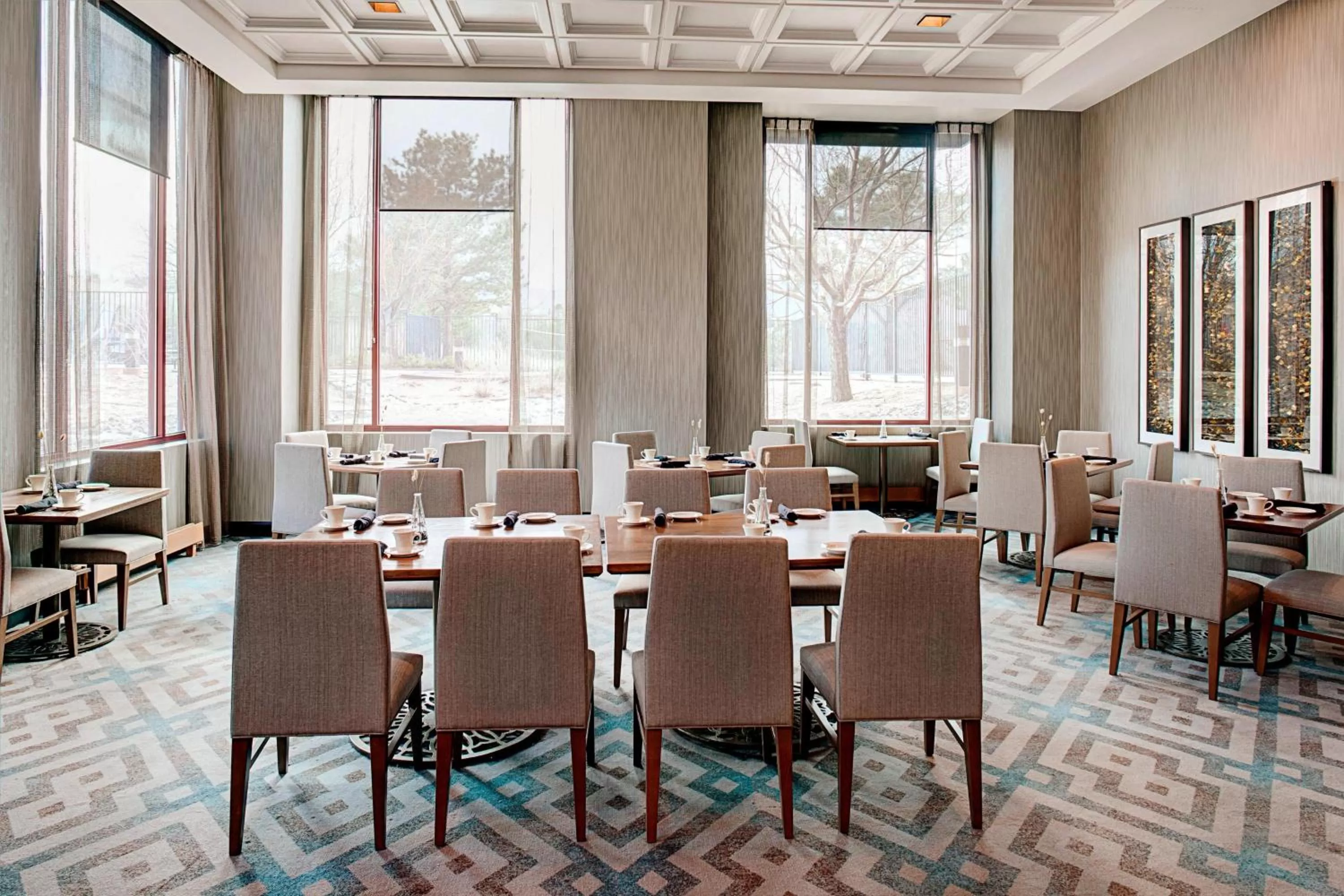 Lounge or bar in Colorado Springs Marriott