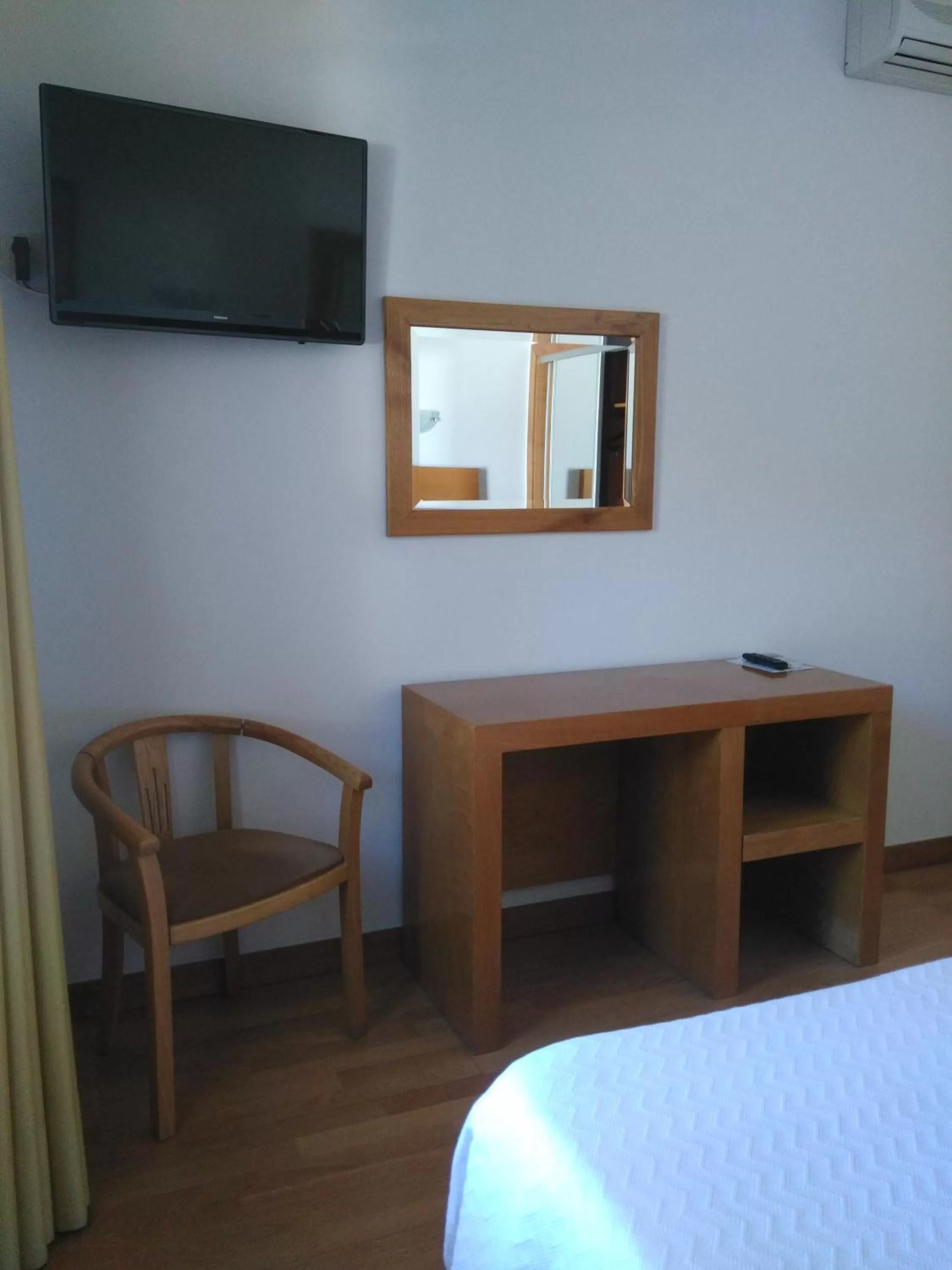 TV and multimedia, Bed in Dom Hotel