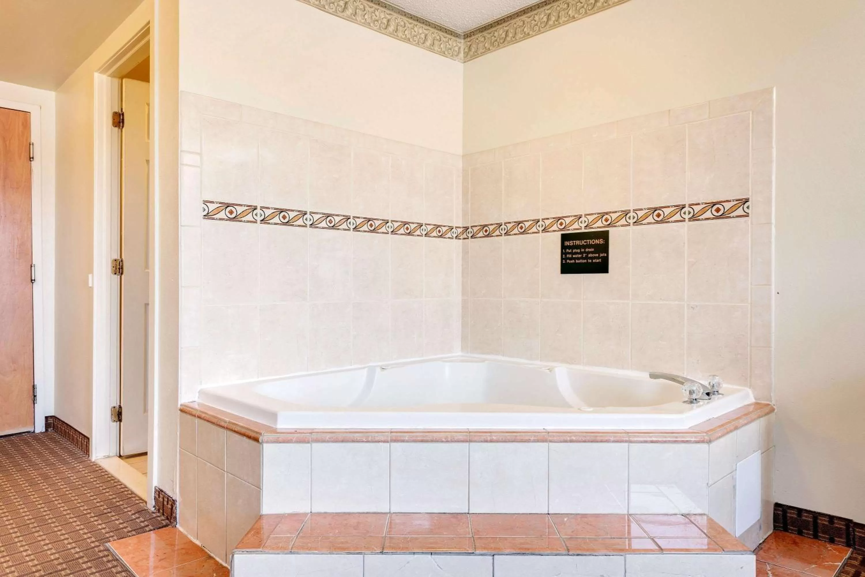 Photo of the whole room in Super 8 by Wyndham Allentown