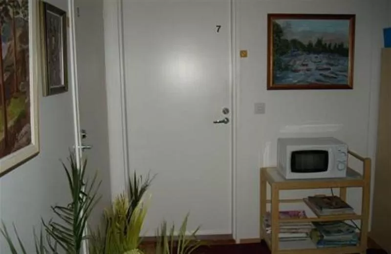 Kitchen or kitchenette, TV/Entertainment Center in Ruska Bed & Breakfast