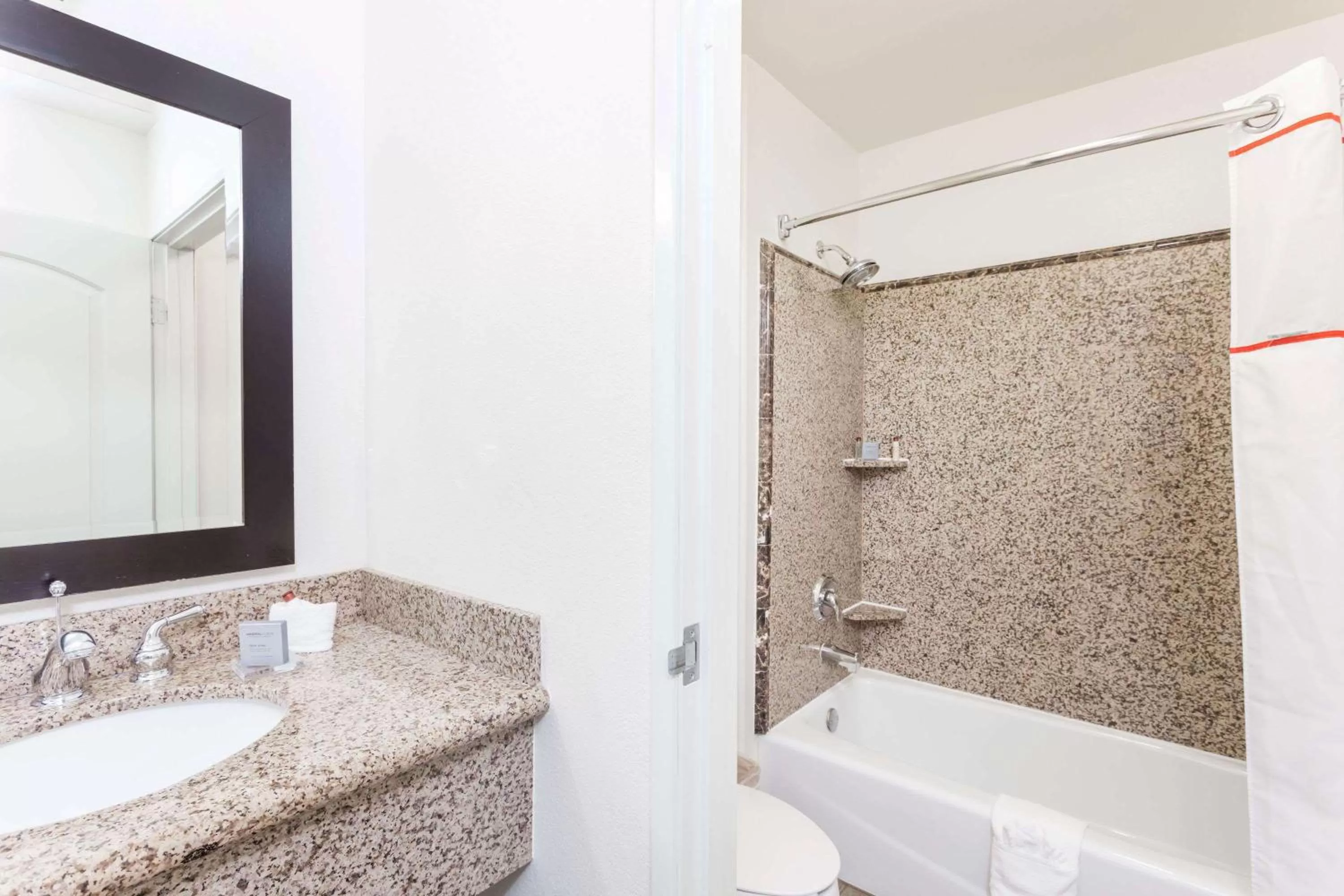 Bathroom in Hawthorn Suites