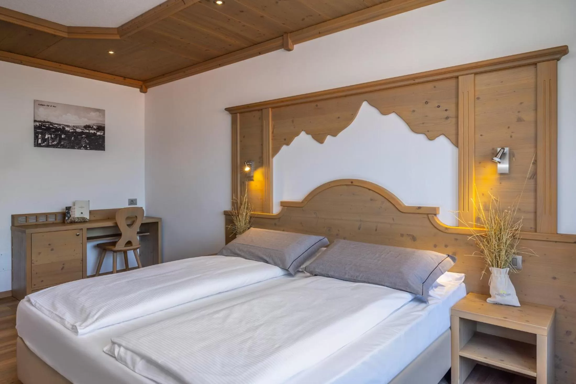 Bedroom, Bed in Miraval Hotel