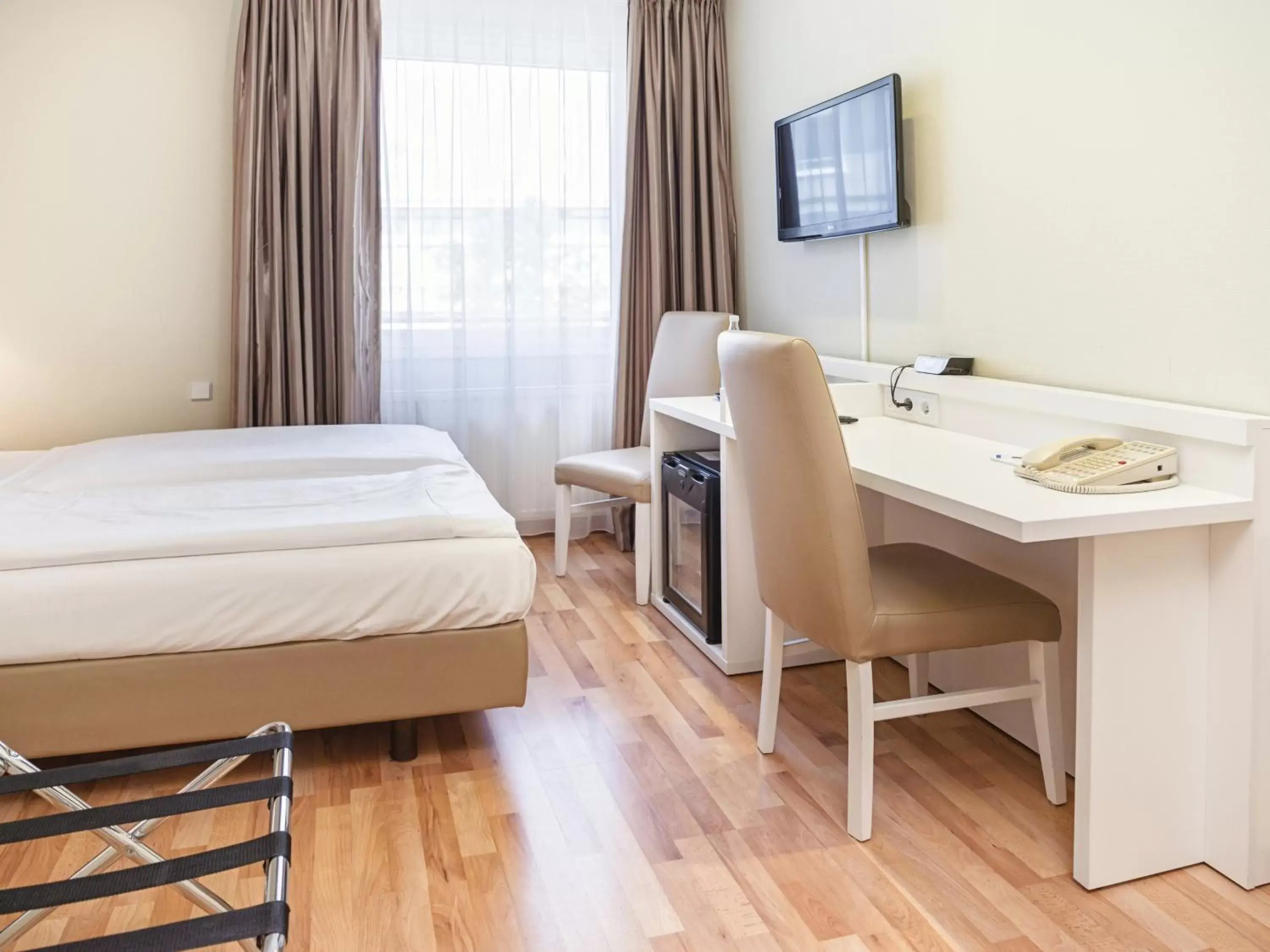 Standard Single Room in Hotel am Schloß Köpenick by Golden Tulip Standard Single Room in Hotel am Schloß Köpenick by Golden Tulip