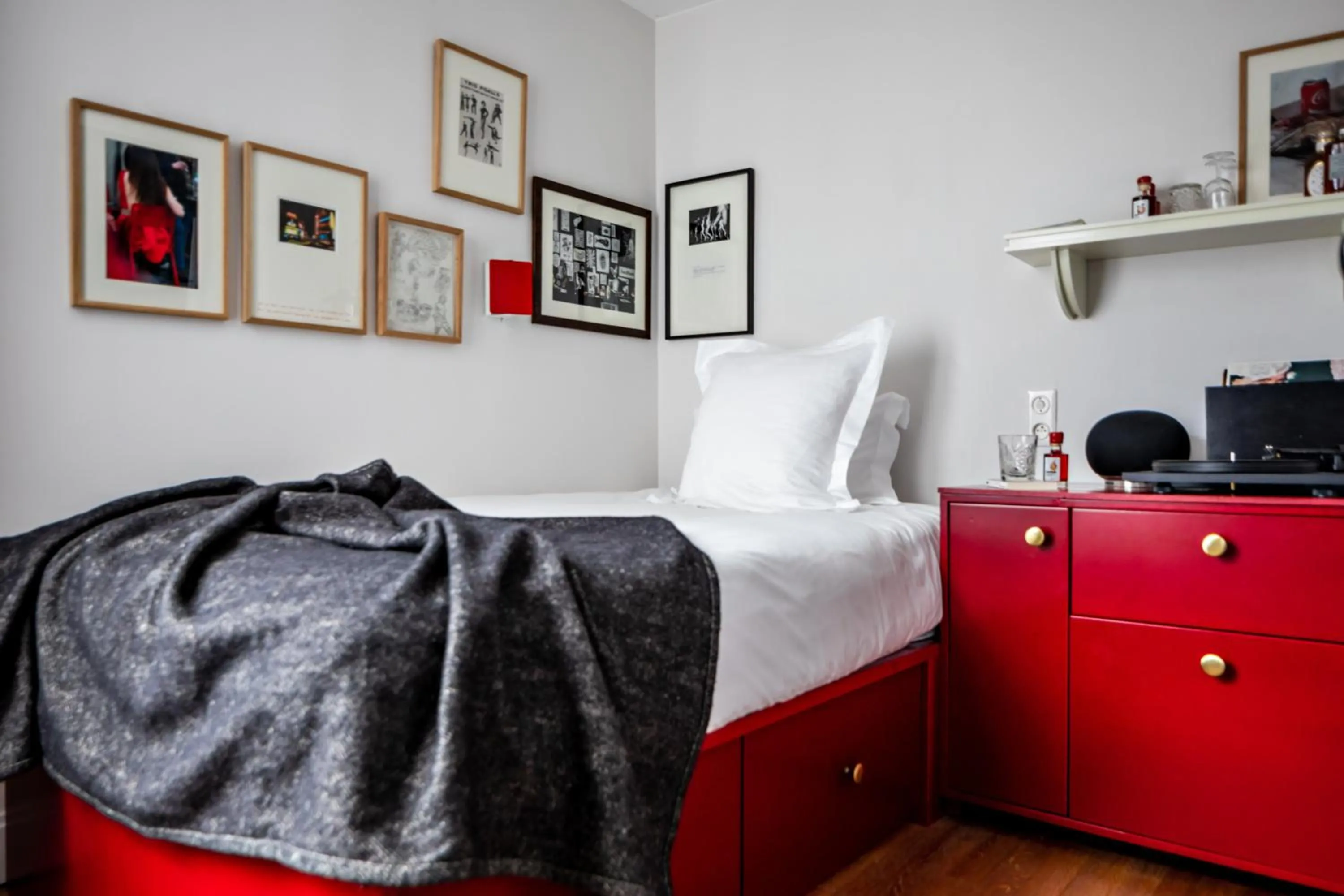 Bed in Le Pigalle, a Member of Design Hotels