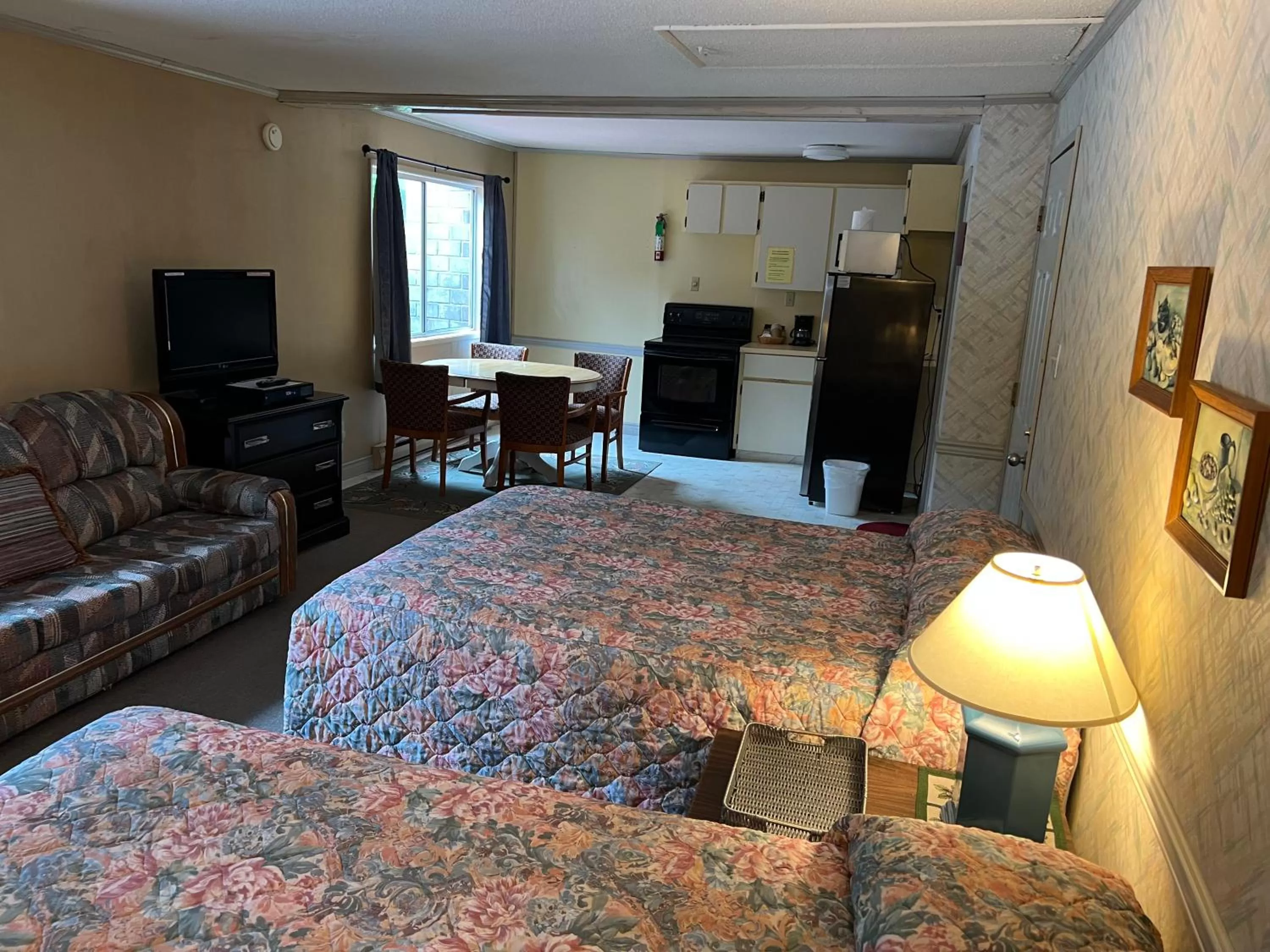 Queen Studio in Pioneer Inn by the River