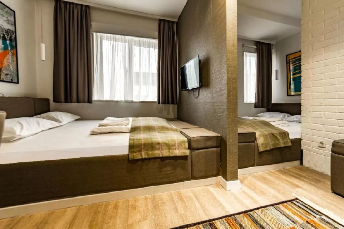 Bed in Belgrade Inn Garni Hotel