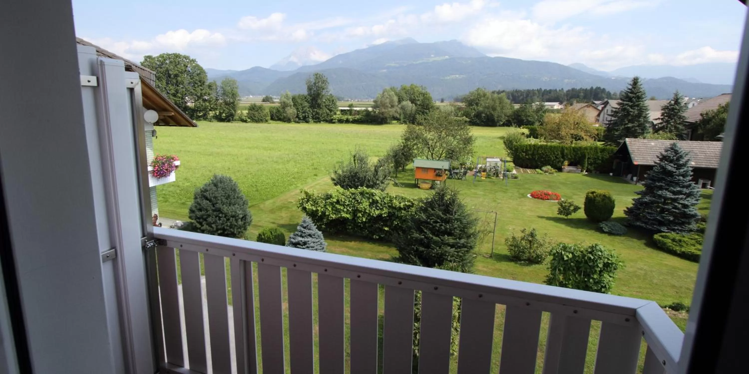 Garden in Rooms & Apartments Jana