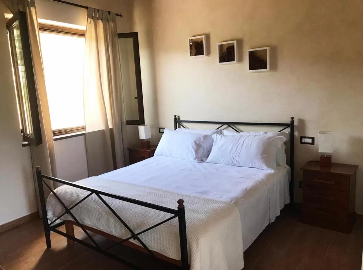 Bed in LA PERGOLA - Affitta Camere