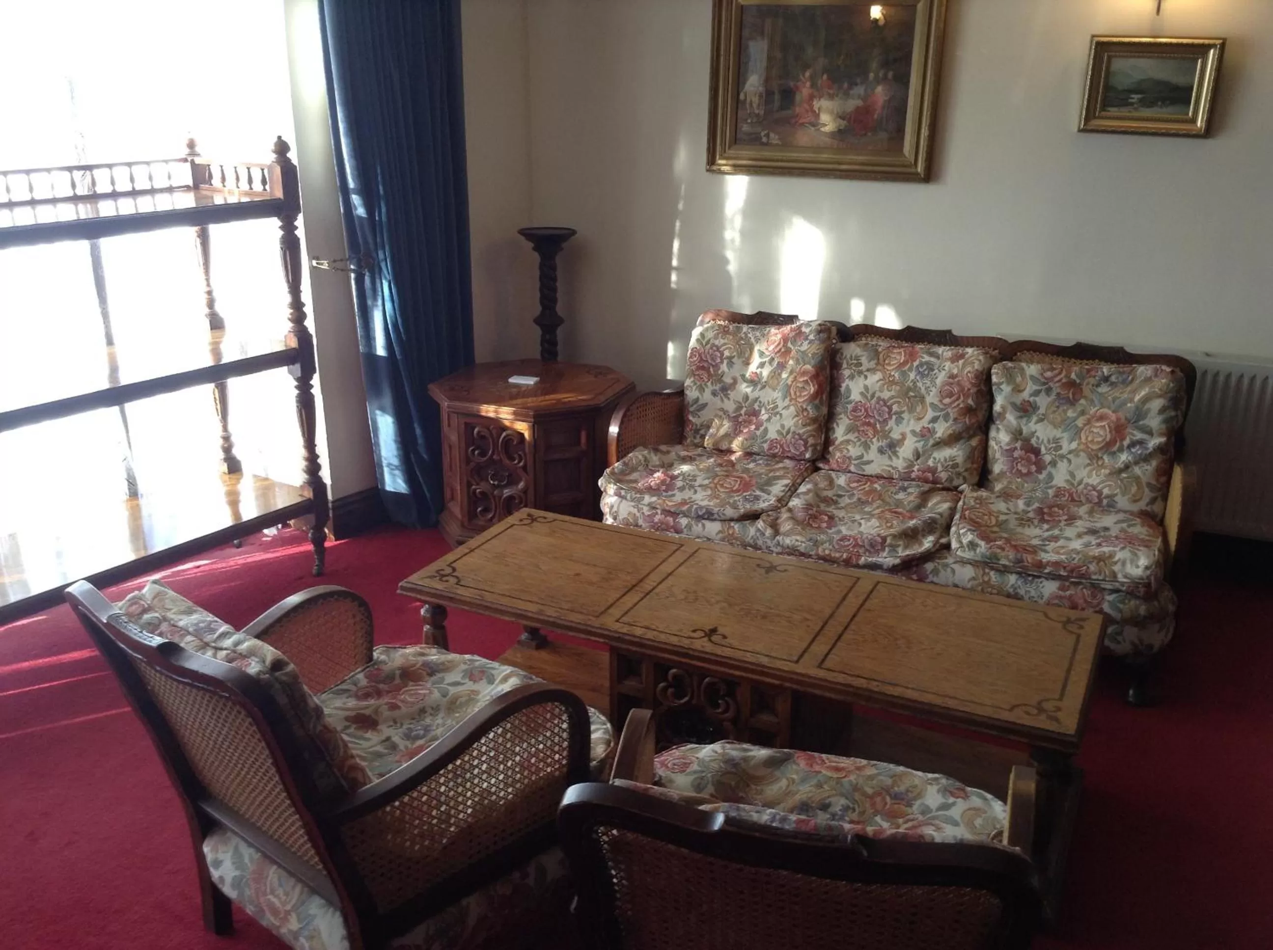 Communal lounge/ TV room in The Crown Hotel