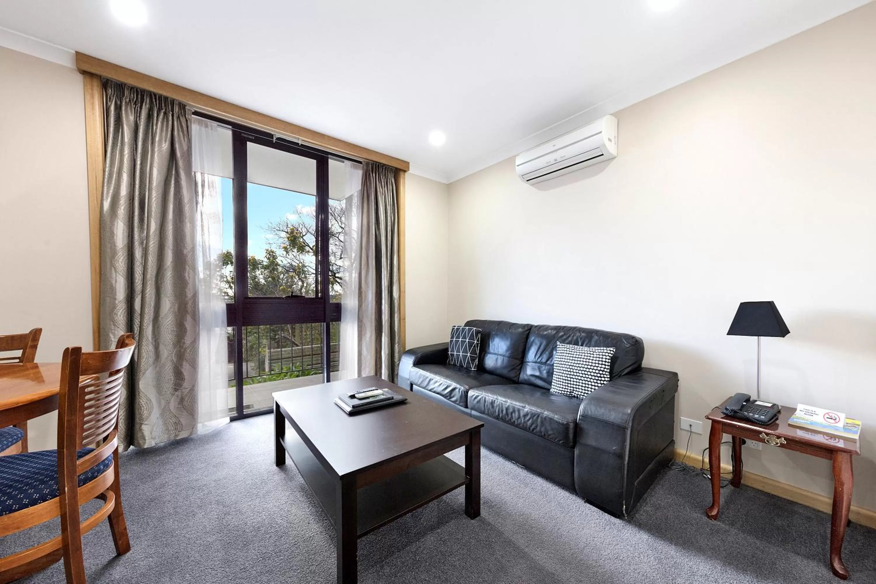 Living room in Commodore Regent Launceston