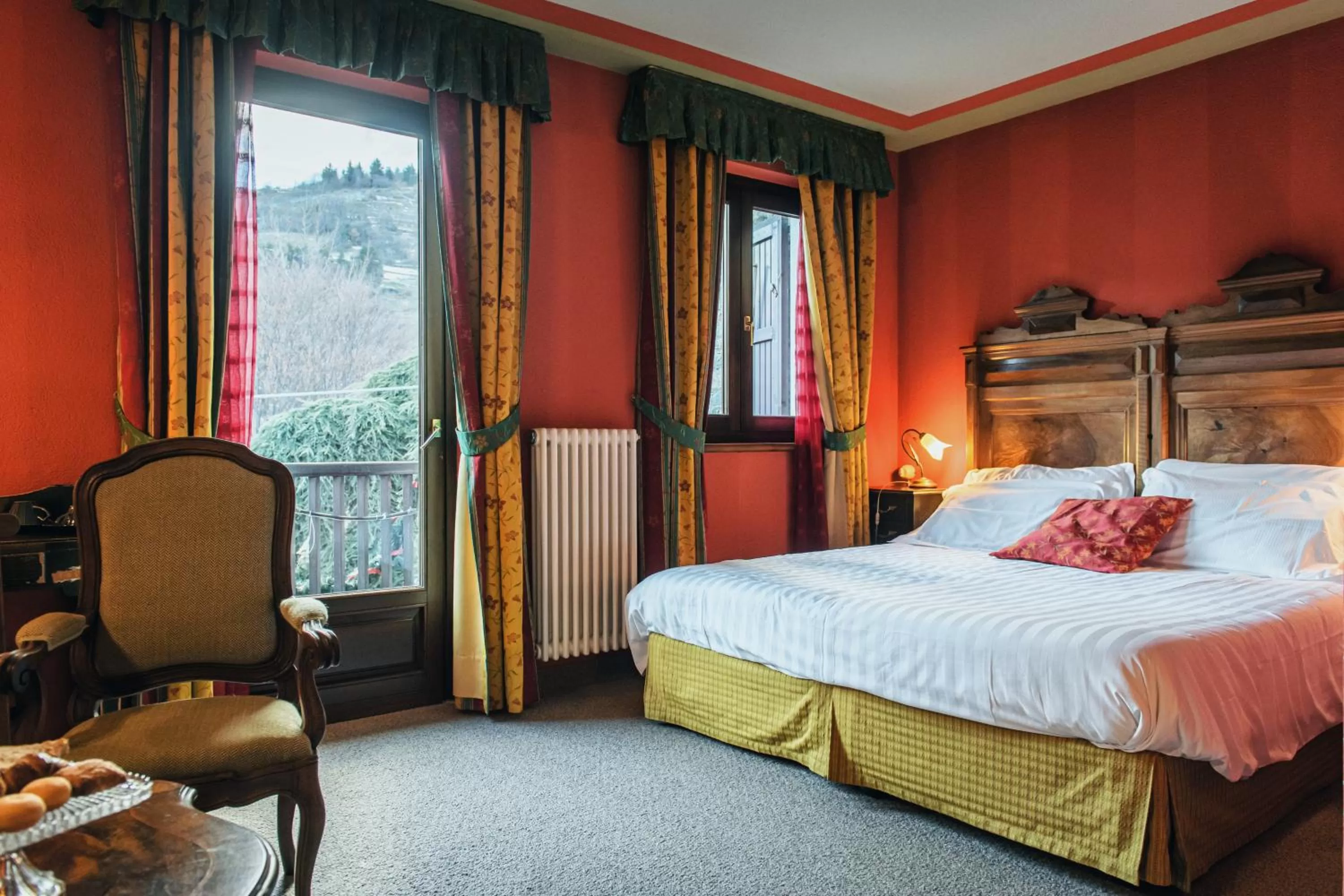 Photo of the whole room, Bed in Hotel Chalet La Meridiana