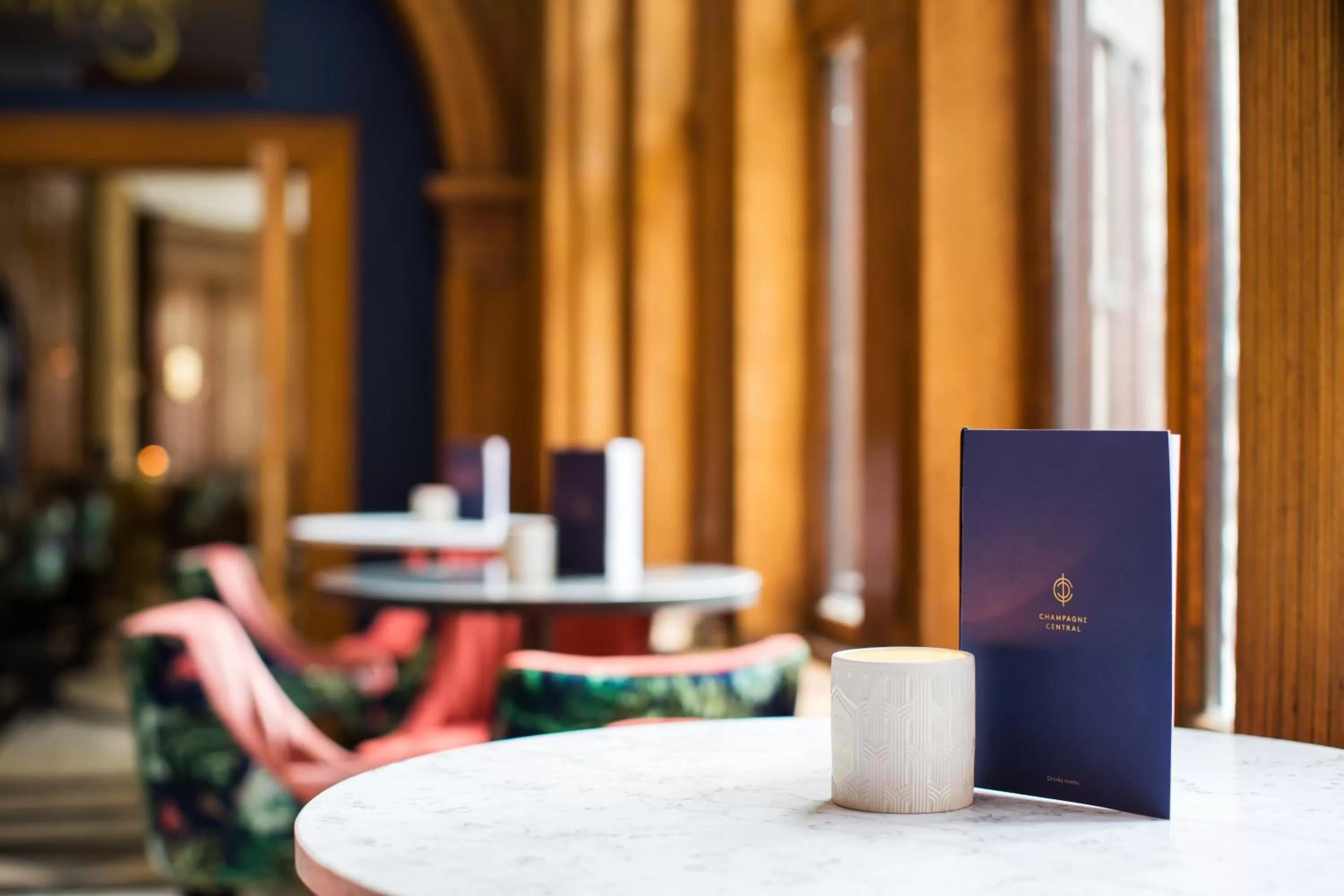 Lounge or bar in voco Grand Central Glasgow by IHG