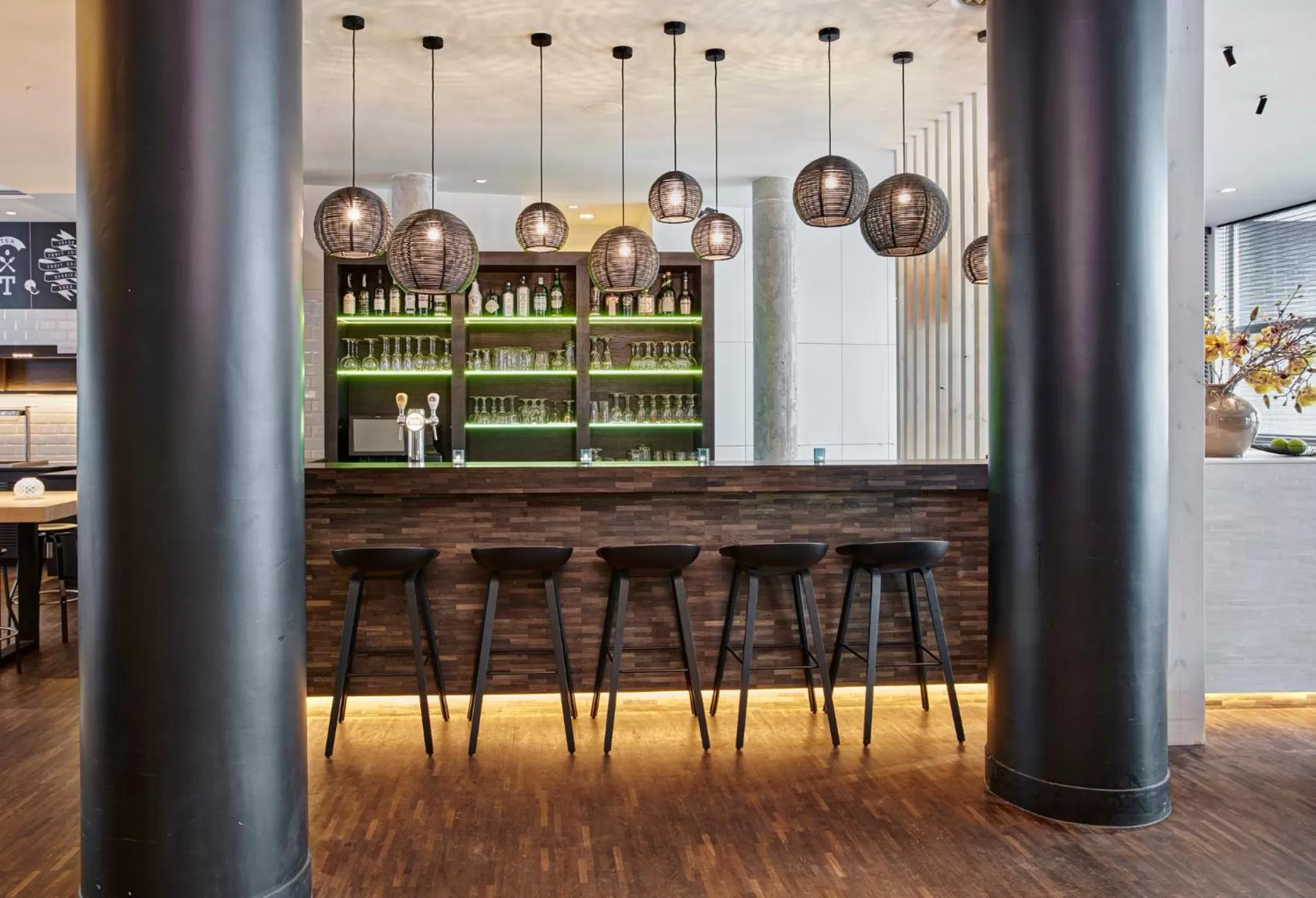 Lounge or bar in Holiday Inn Express Mechelen City Centre by IHG