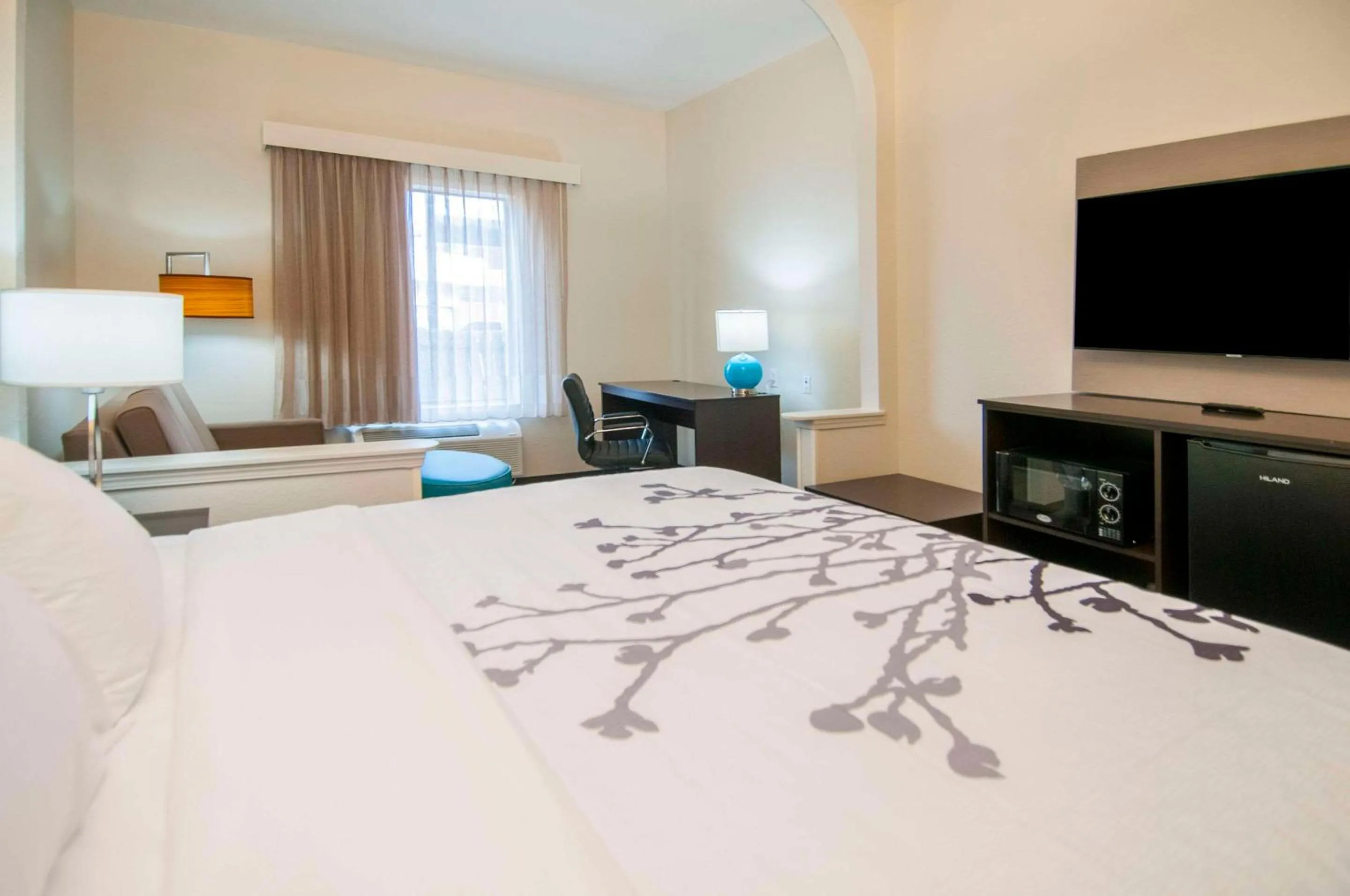 Bedroom, Bed in Sleep Inn & Suites