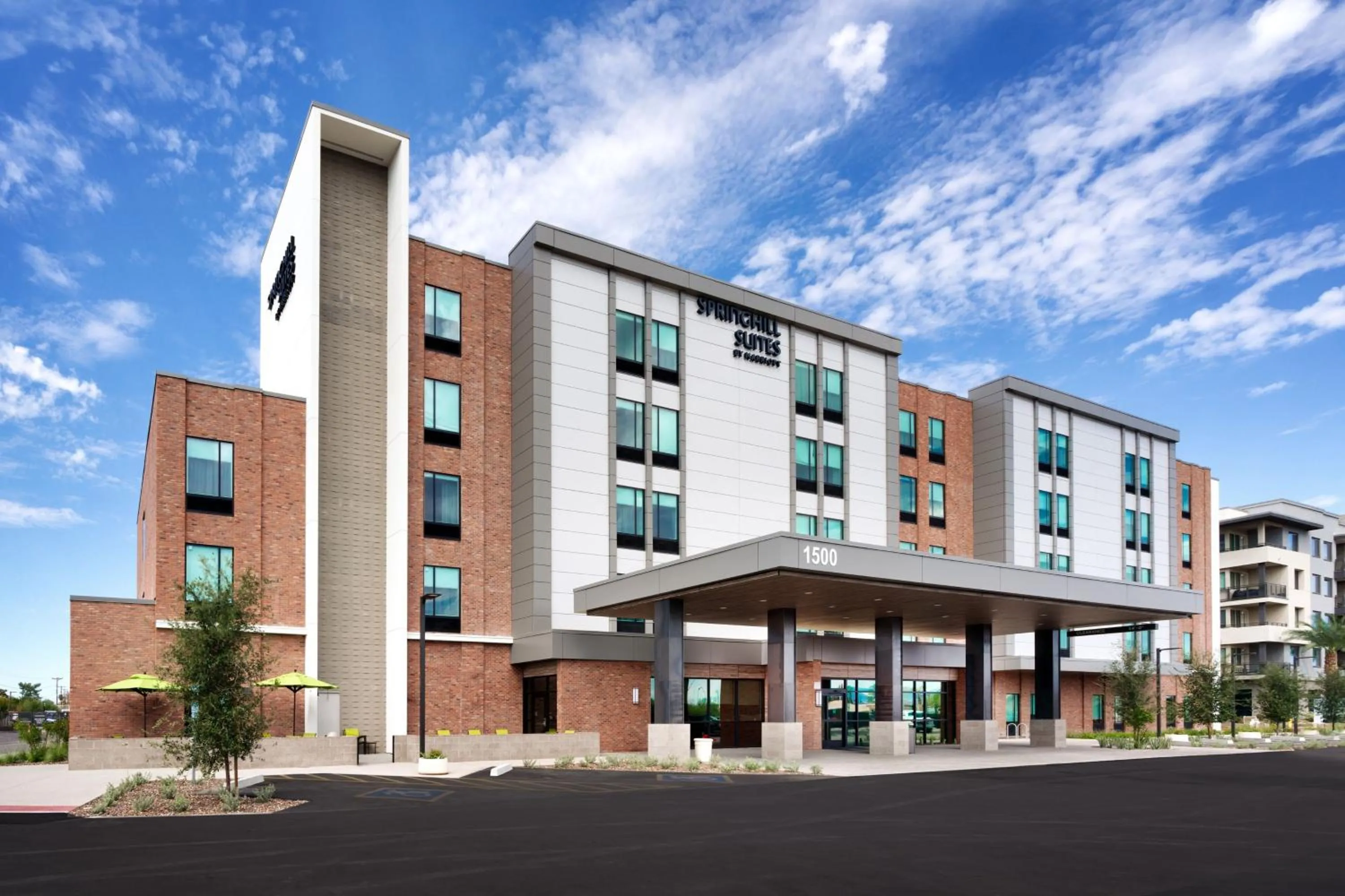 Property building in SpringHill Suites by Marriott Phoenix Scottsdale