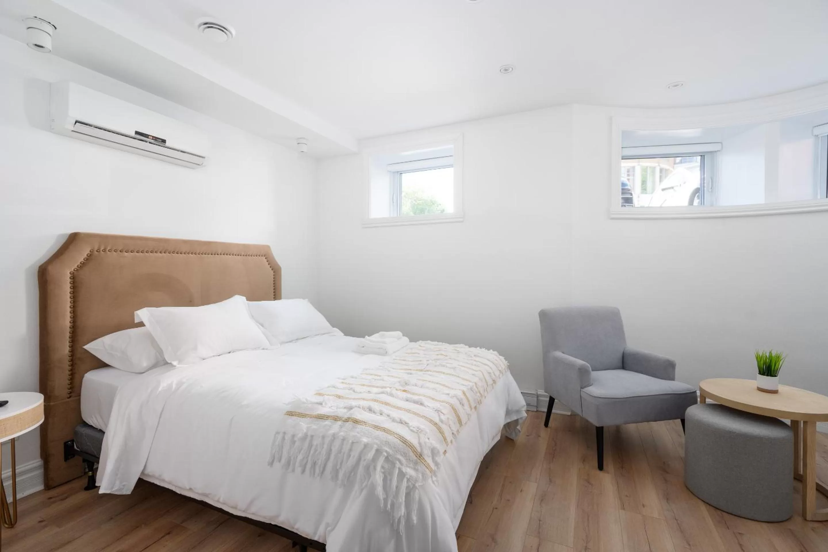 Bed in Le Penfield Par Nomade MTL