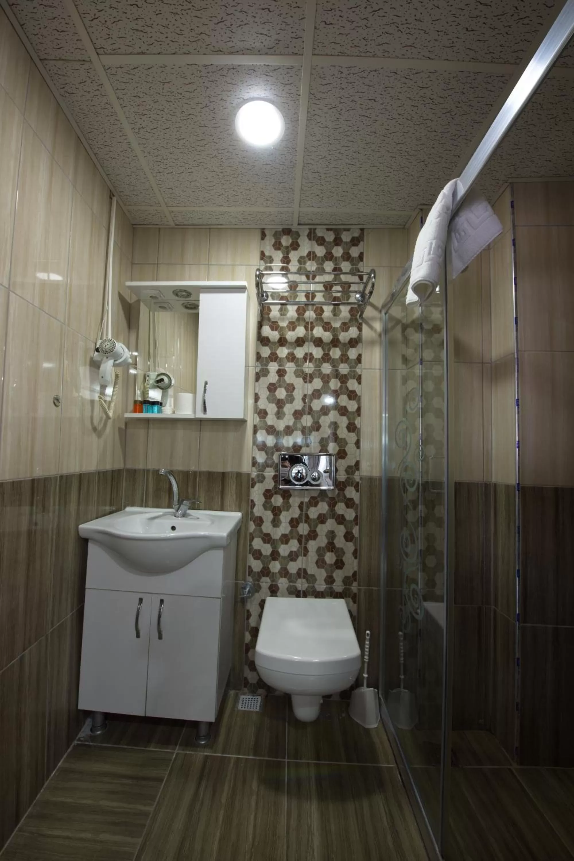 Shower in Istanbul Sirkeci Hotel