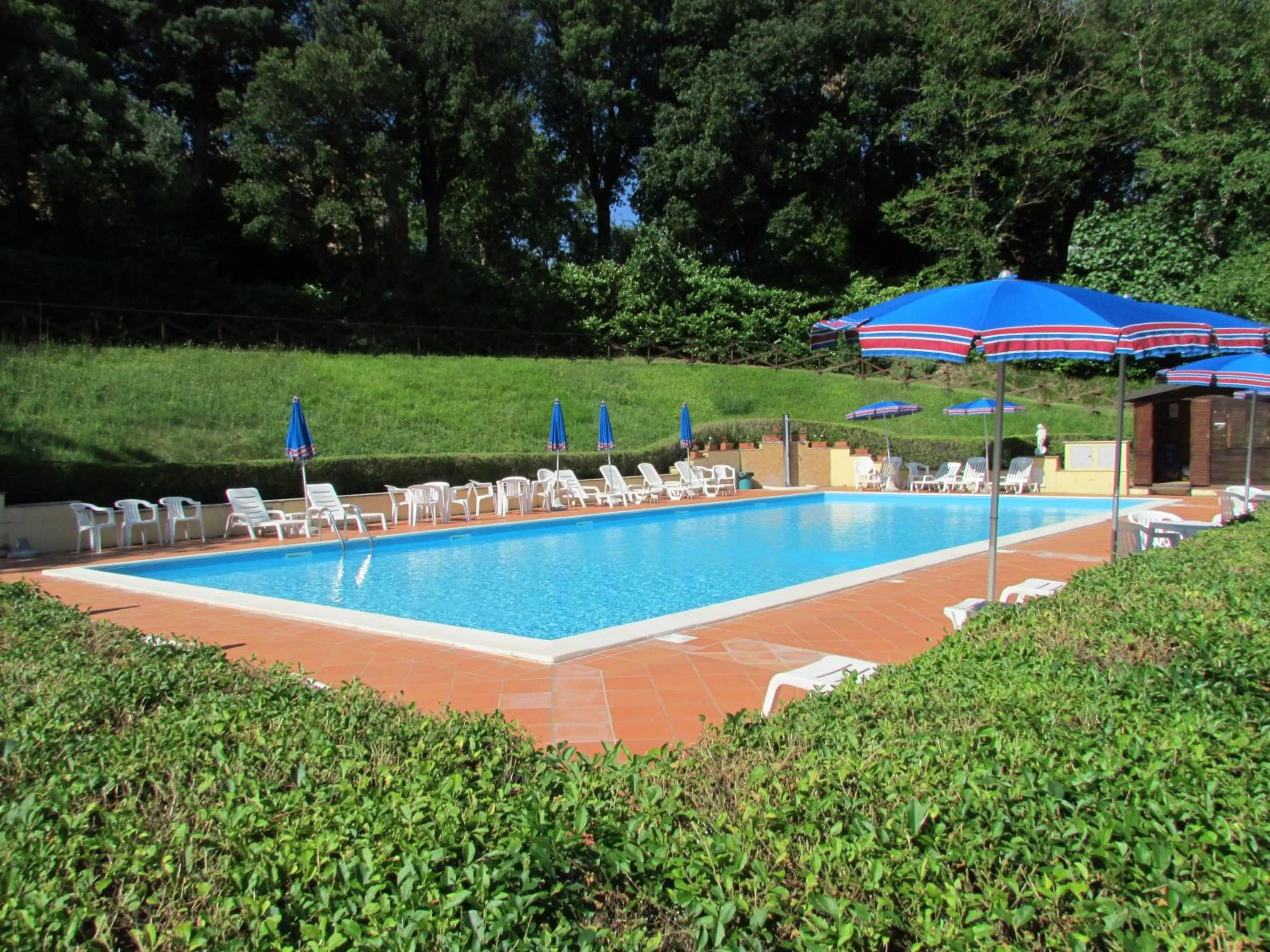Swimming pool in Castello Di Giomici