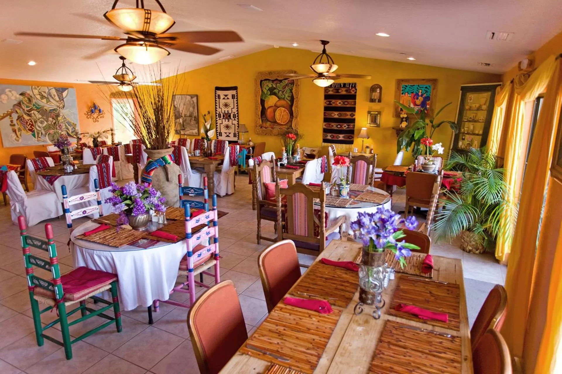 Restaurant/places to eat in A Sunset Chateau