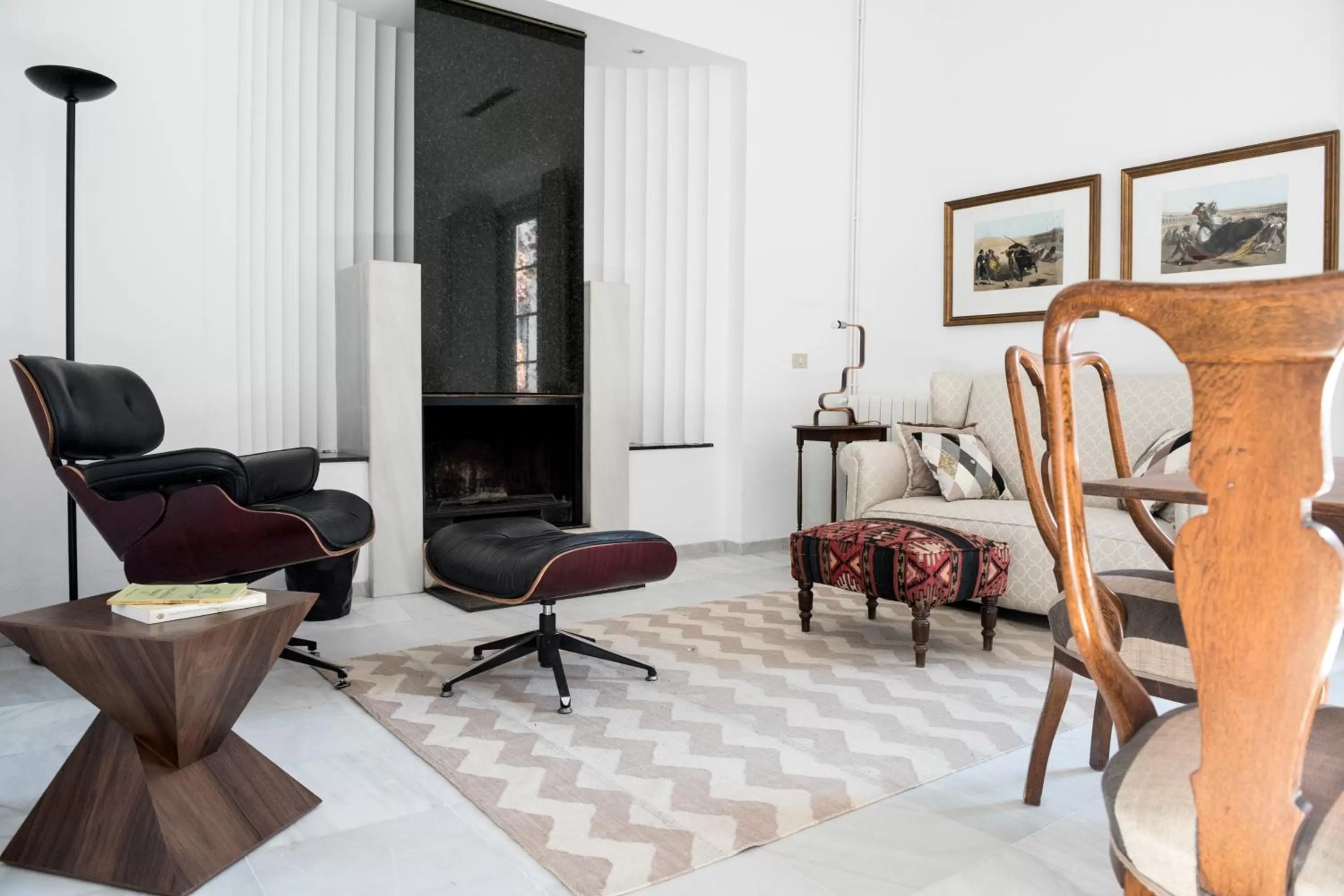 Seating Area in Palacio Mármoles