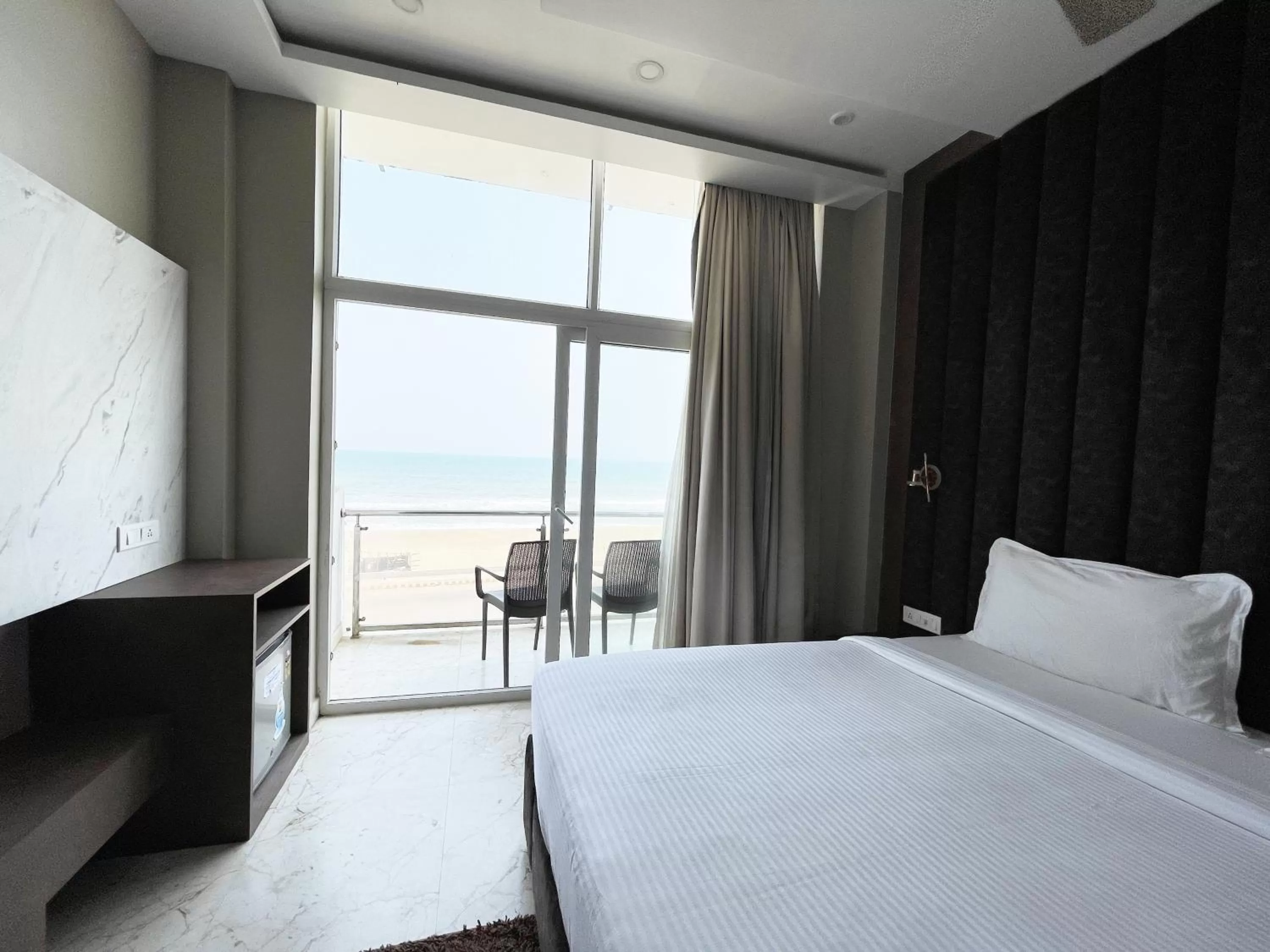Bed in Hotel TBS sea view ! Puri