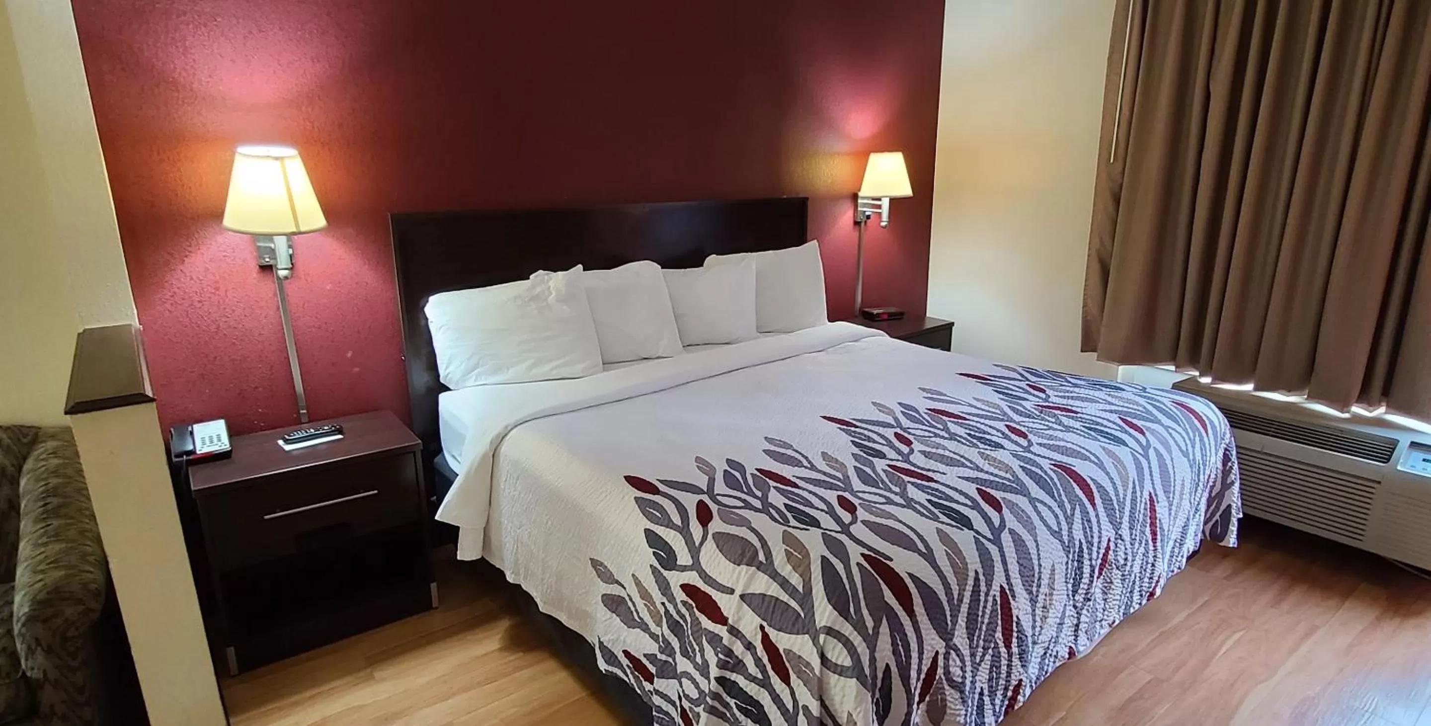 Suite King Room with Spa Bath Non-Smoking in Red Roof Inn & Suites Albany, GA