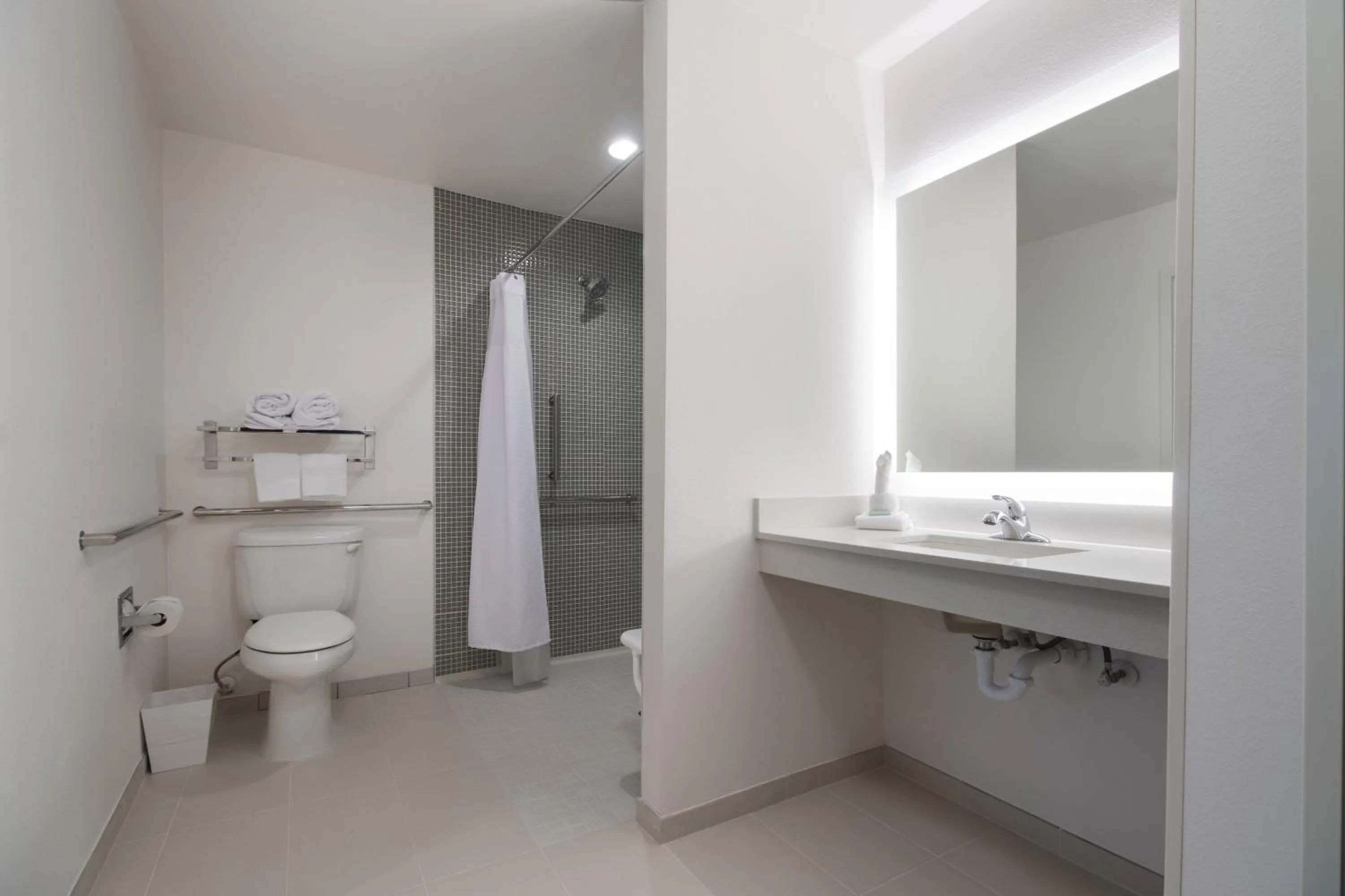 Bathroom in SpringHill Suites by Marriott Dallas NW Highway at Stemmons / I-35East