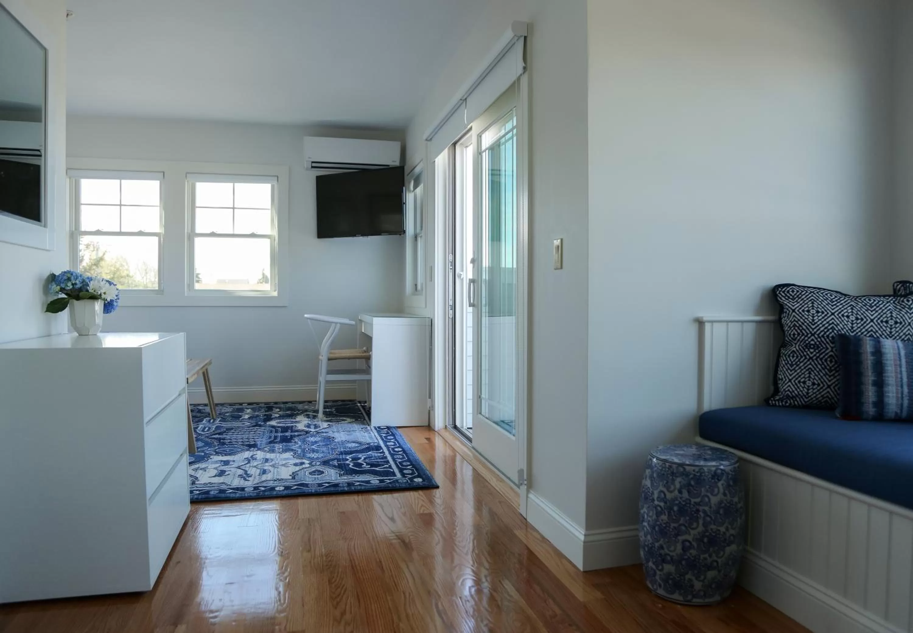 Bed in The Sea Breeze Inn