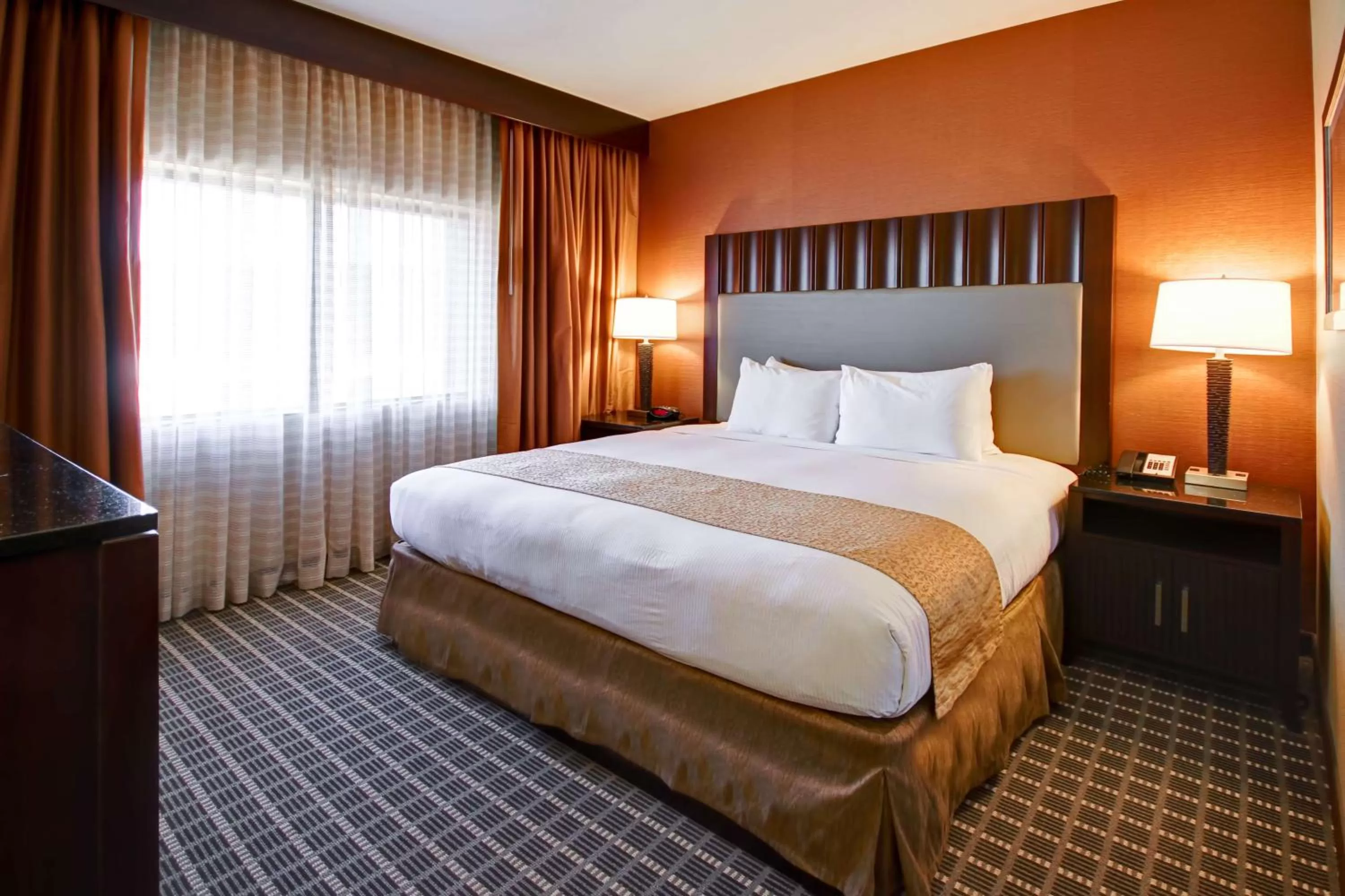 Bed in DoubleTree by Hilton Hotel Flagstaff