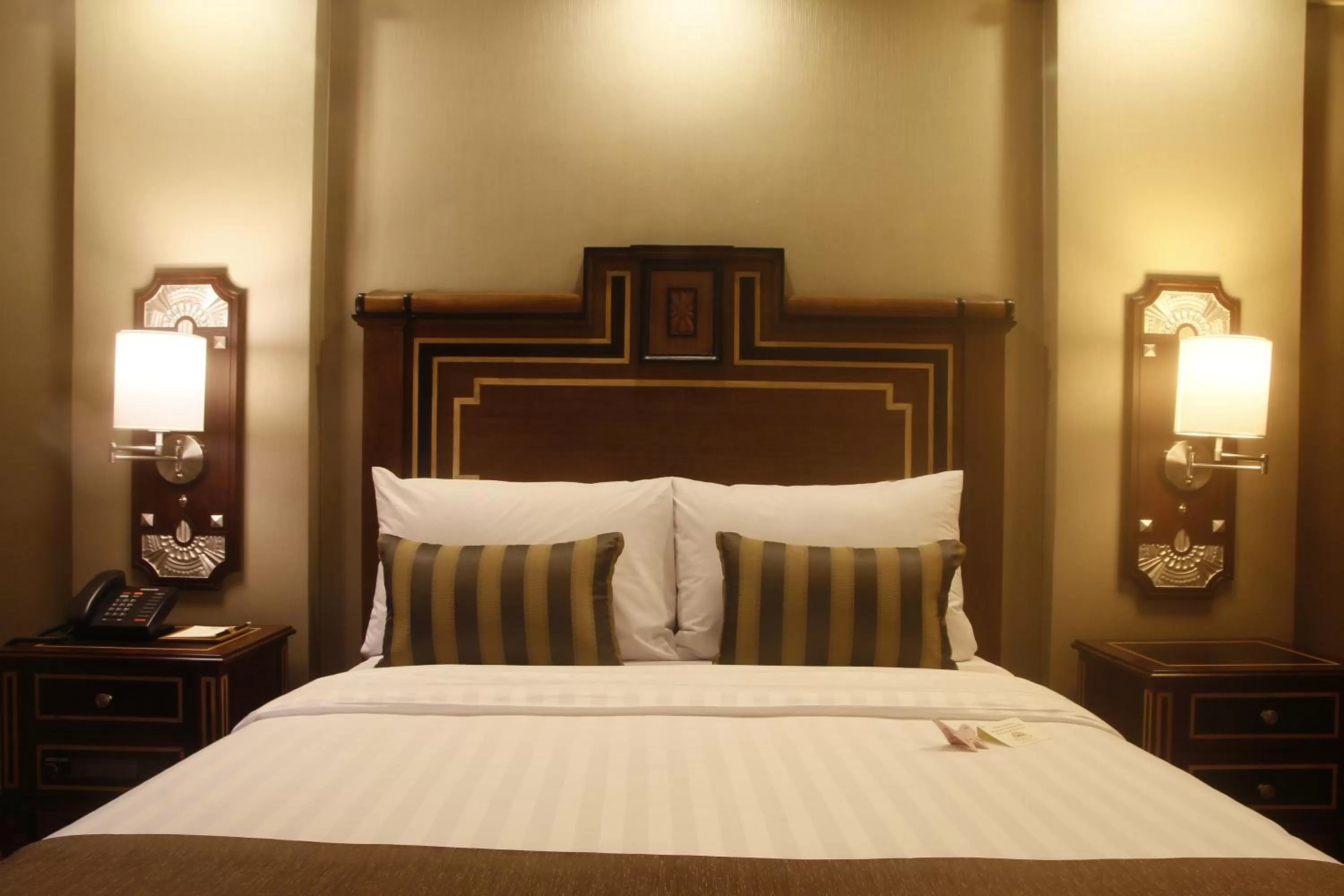 Bed in Herald Suites Polaris