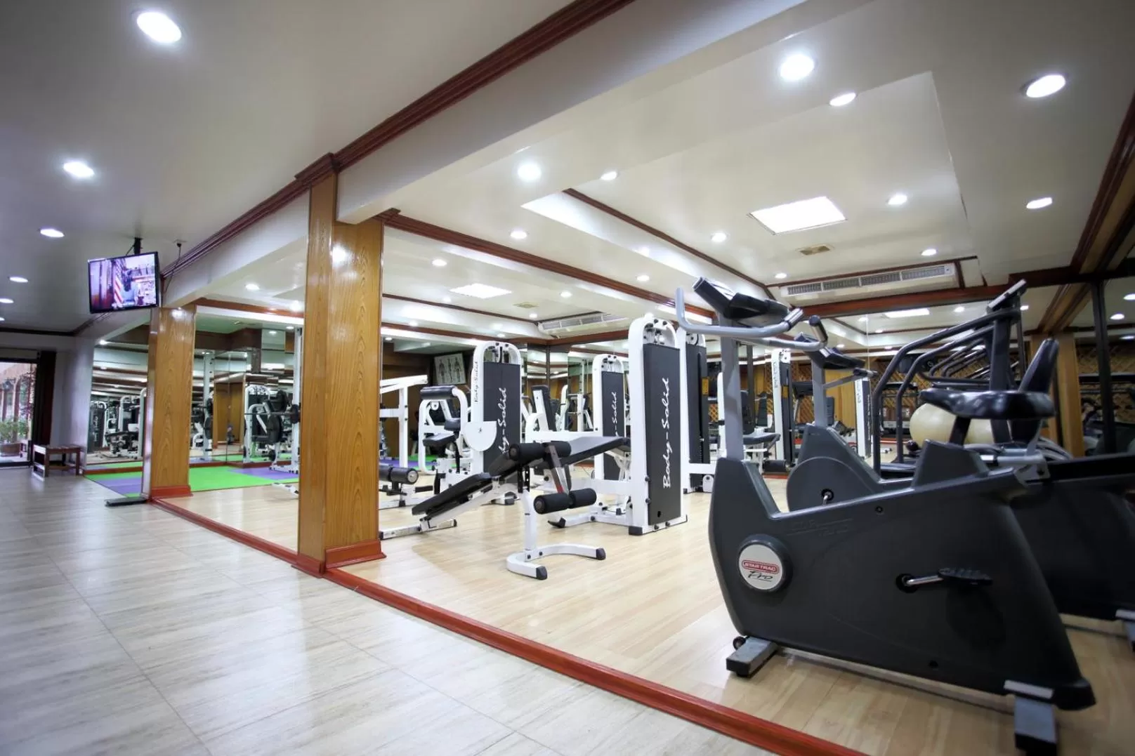 Fitness centre/facilities in PJ Watergate Hotel