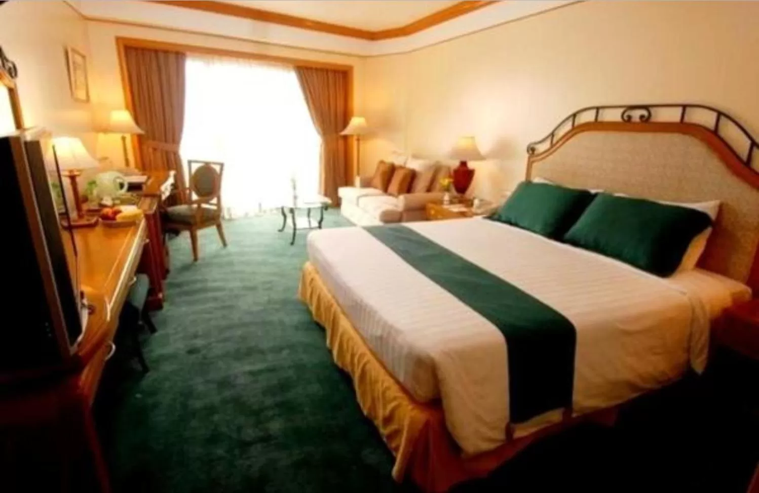 Bedroom in Century Park Hotel