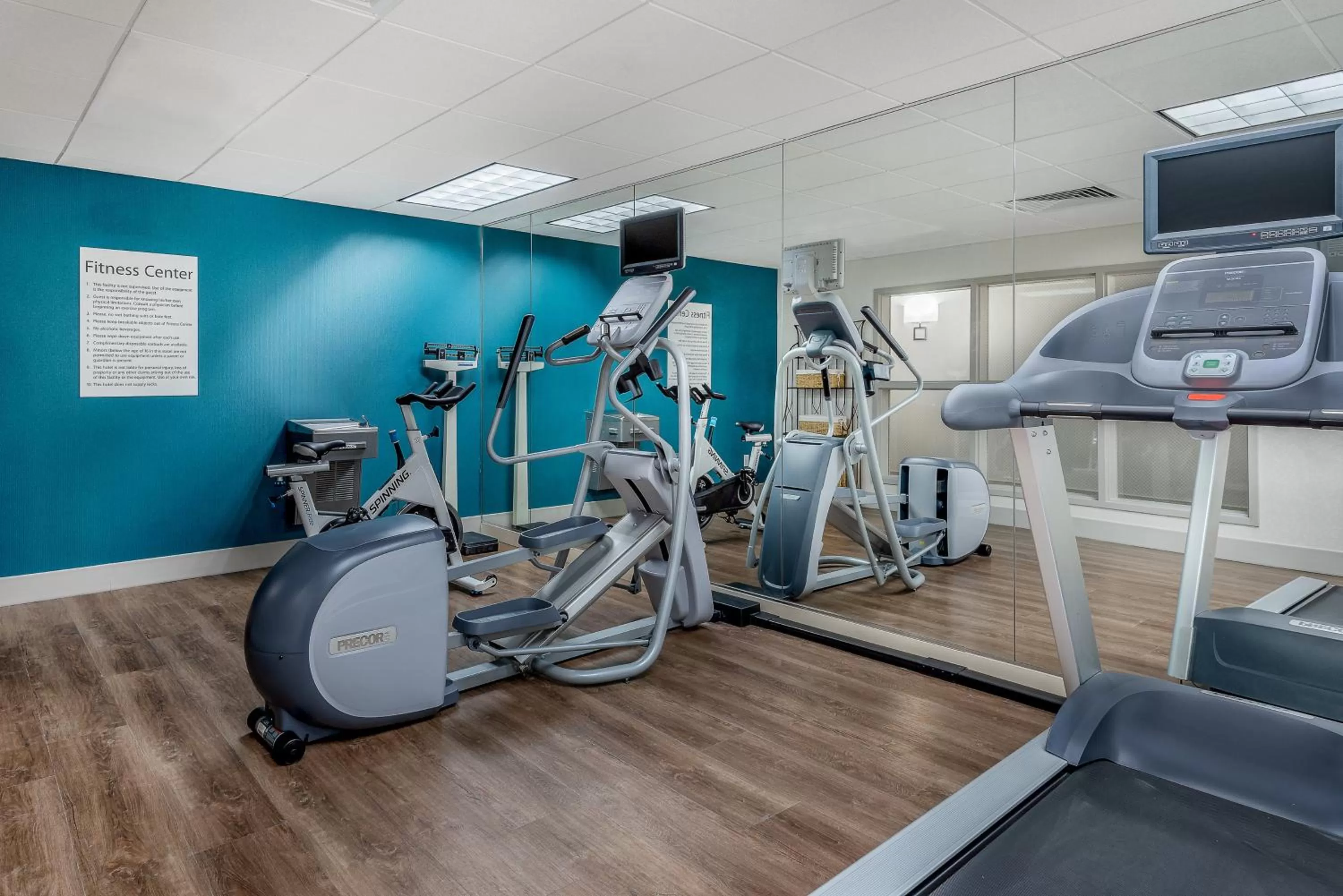 Fitness centre/facilities in Holiday Inn Express Chapel Hill by IHG