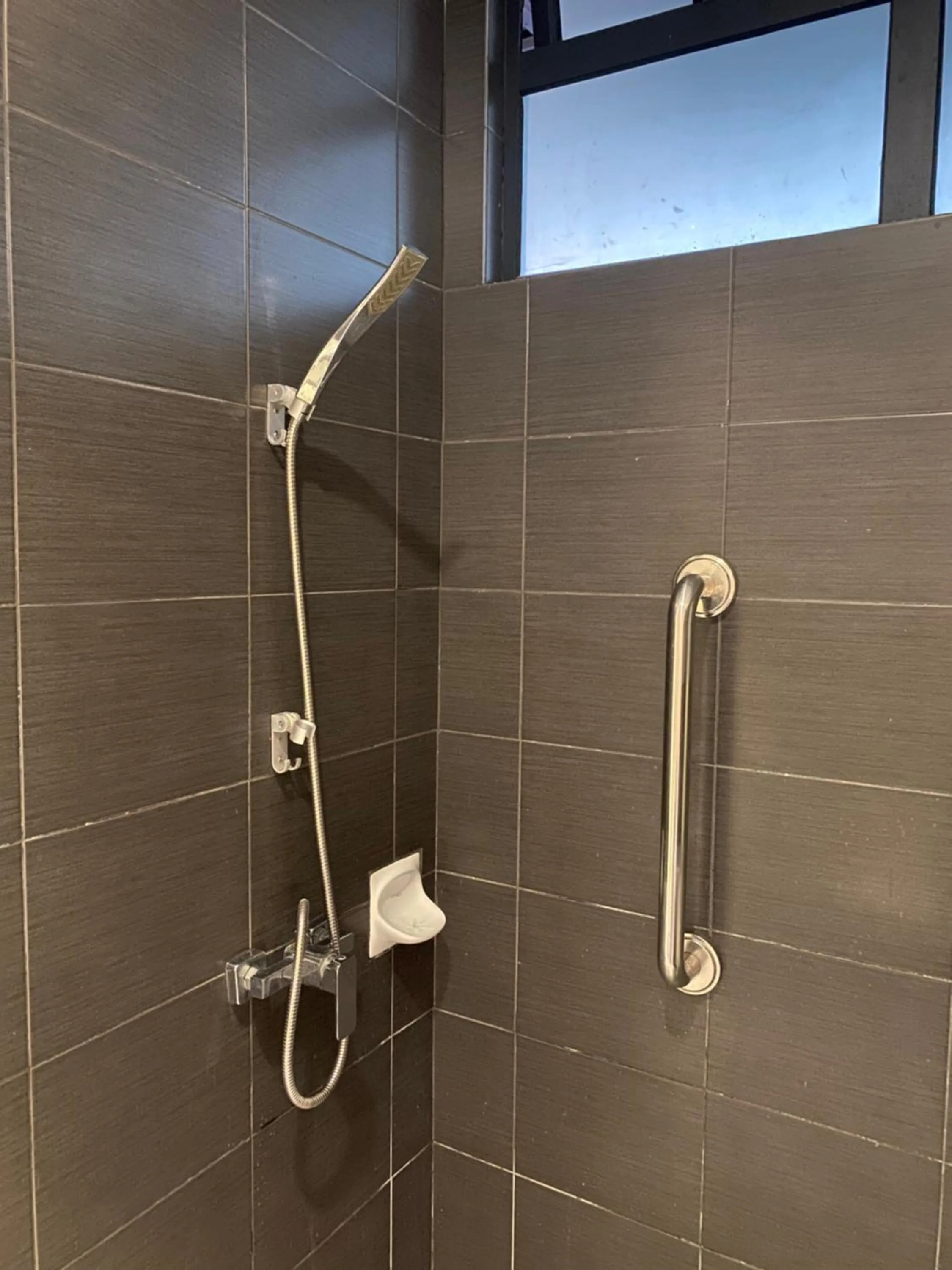 Shower in Padungan Hotel