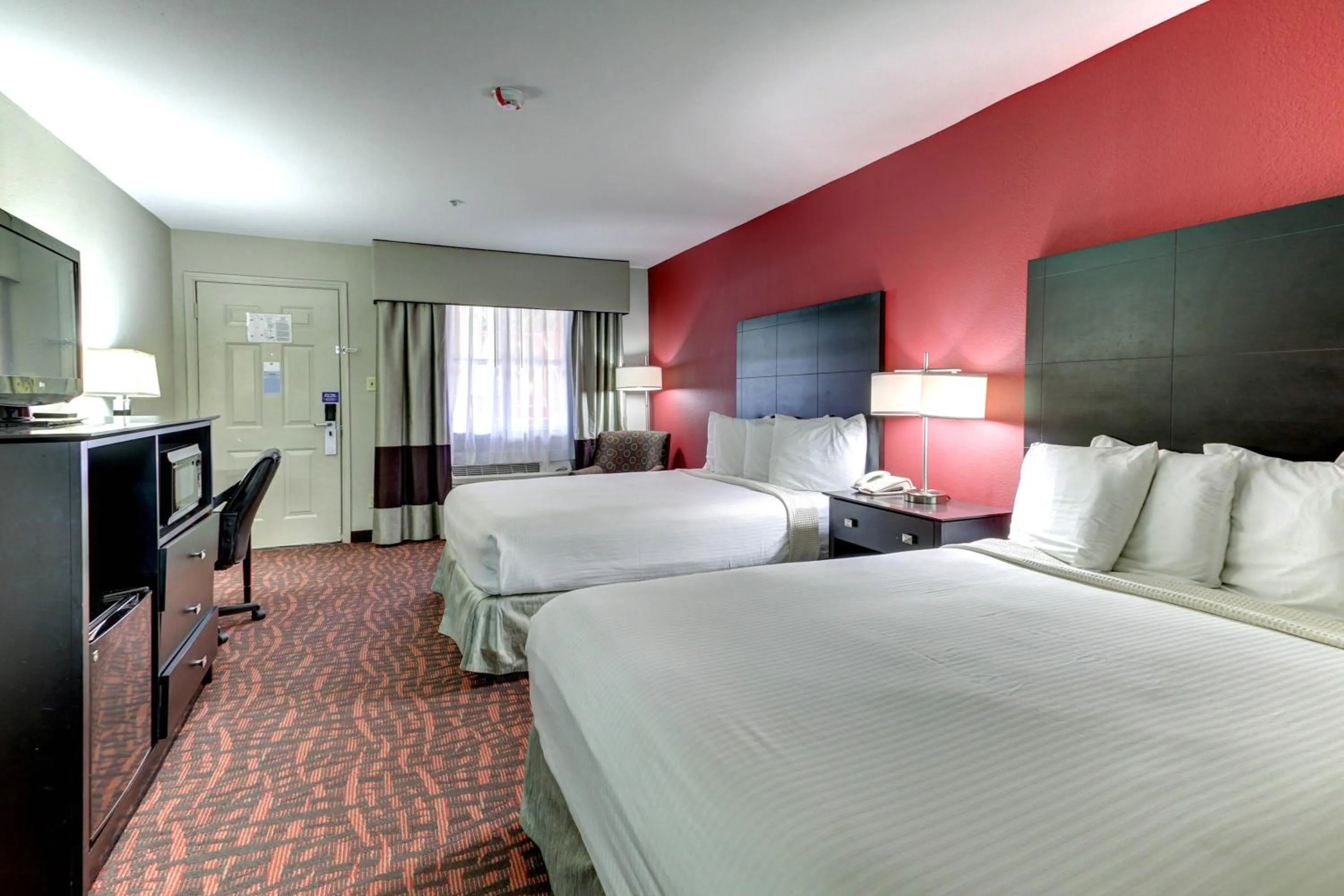 Photo of the whole room, Bed in Motel 6-Arlington, TX